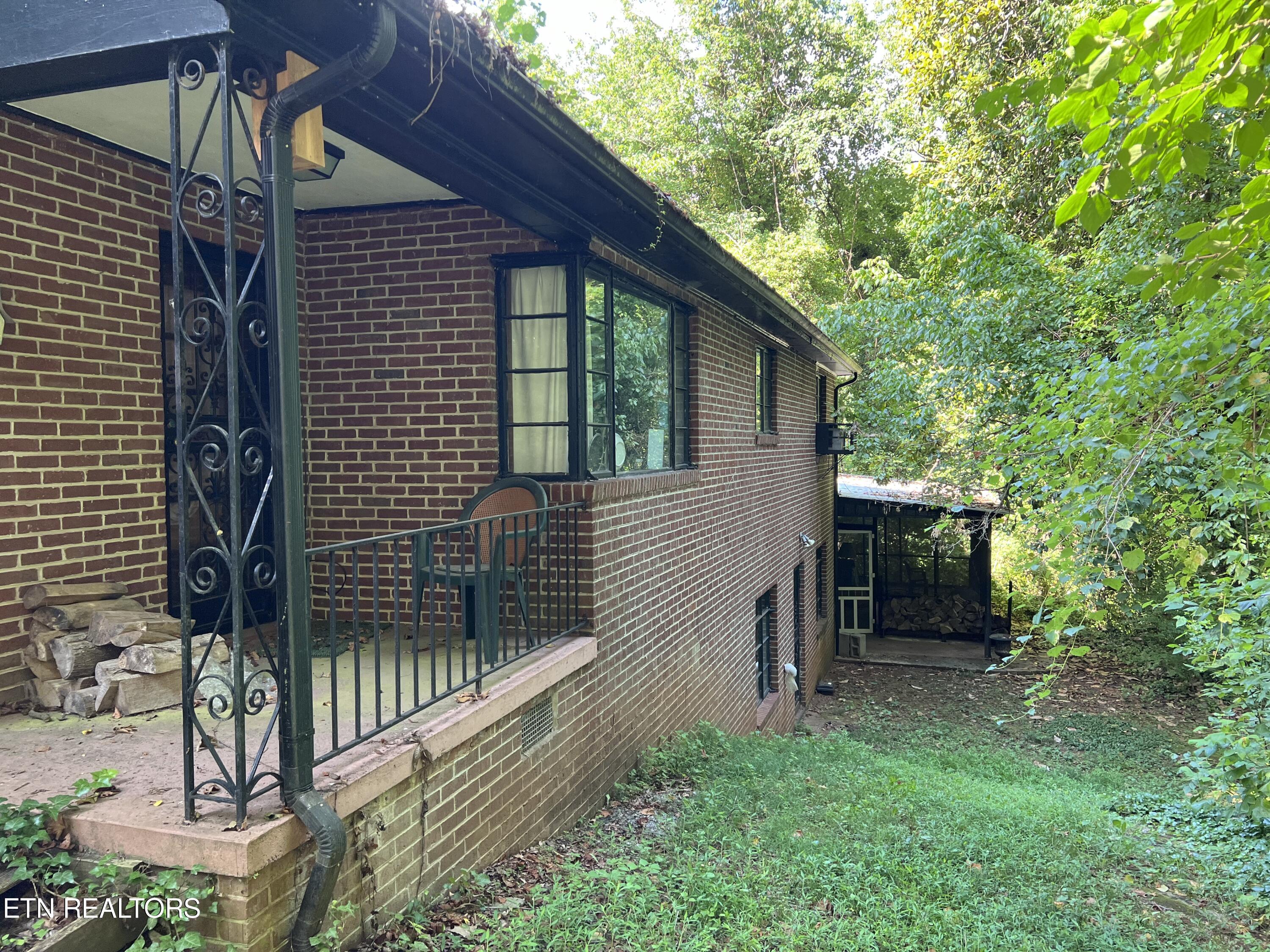 2804 Barber Hill Lane