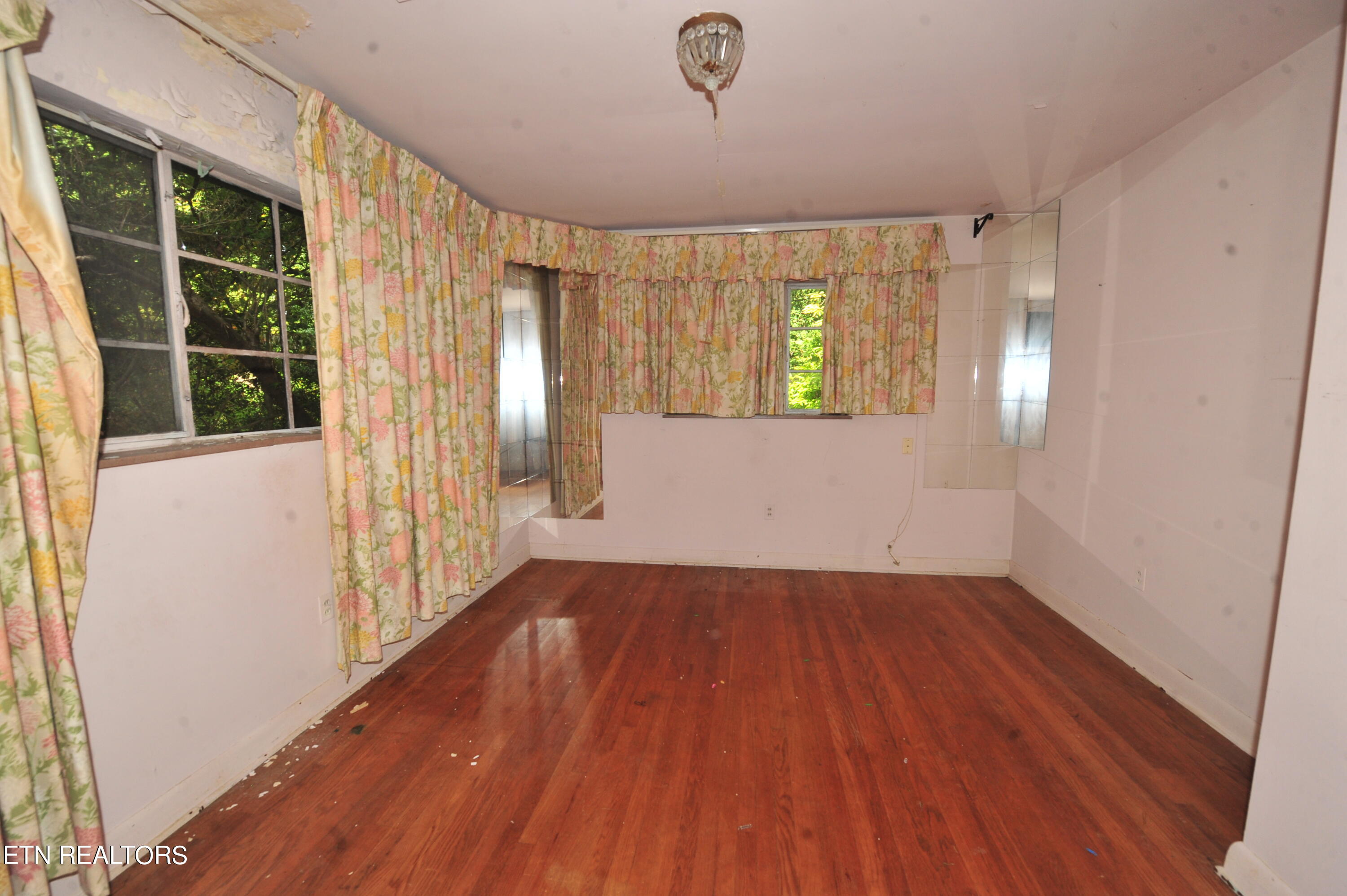 2804 Barber Hill Lane