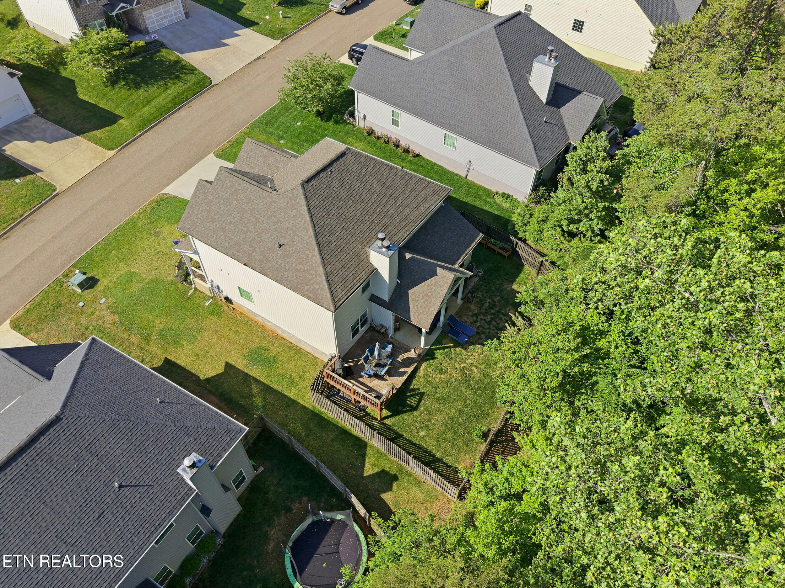 3325 Flagstaff Lane