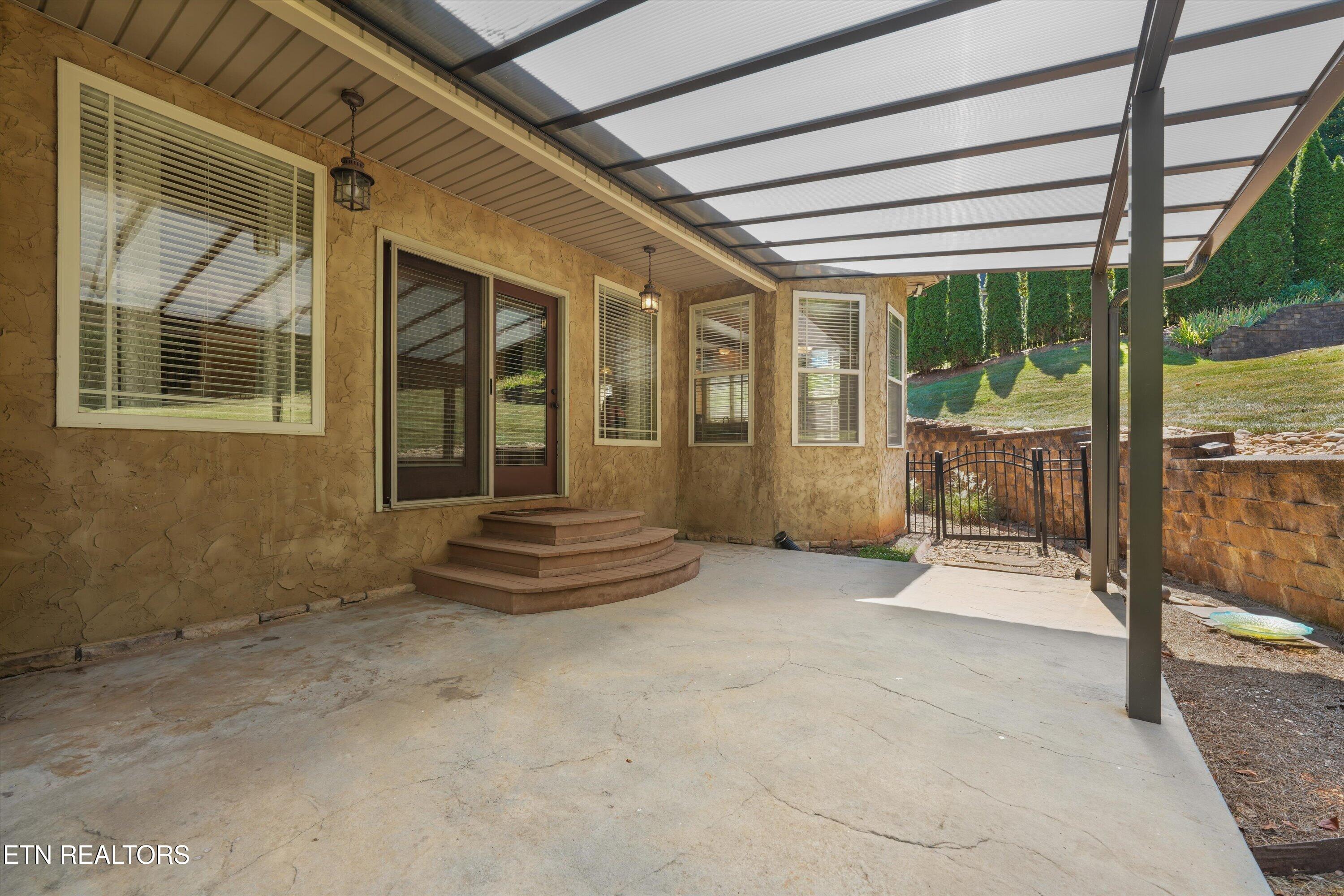 8121 Laurel Falls Lane