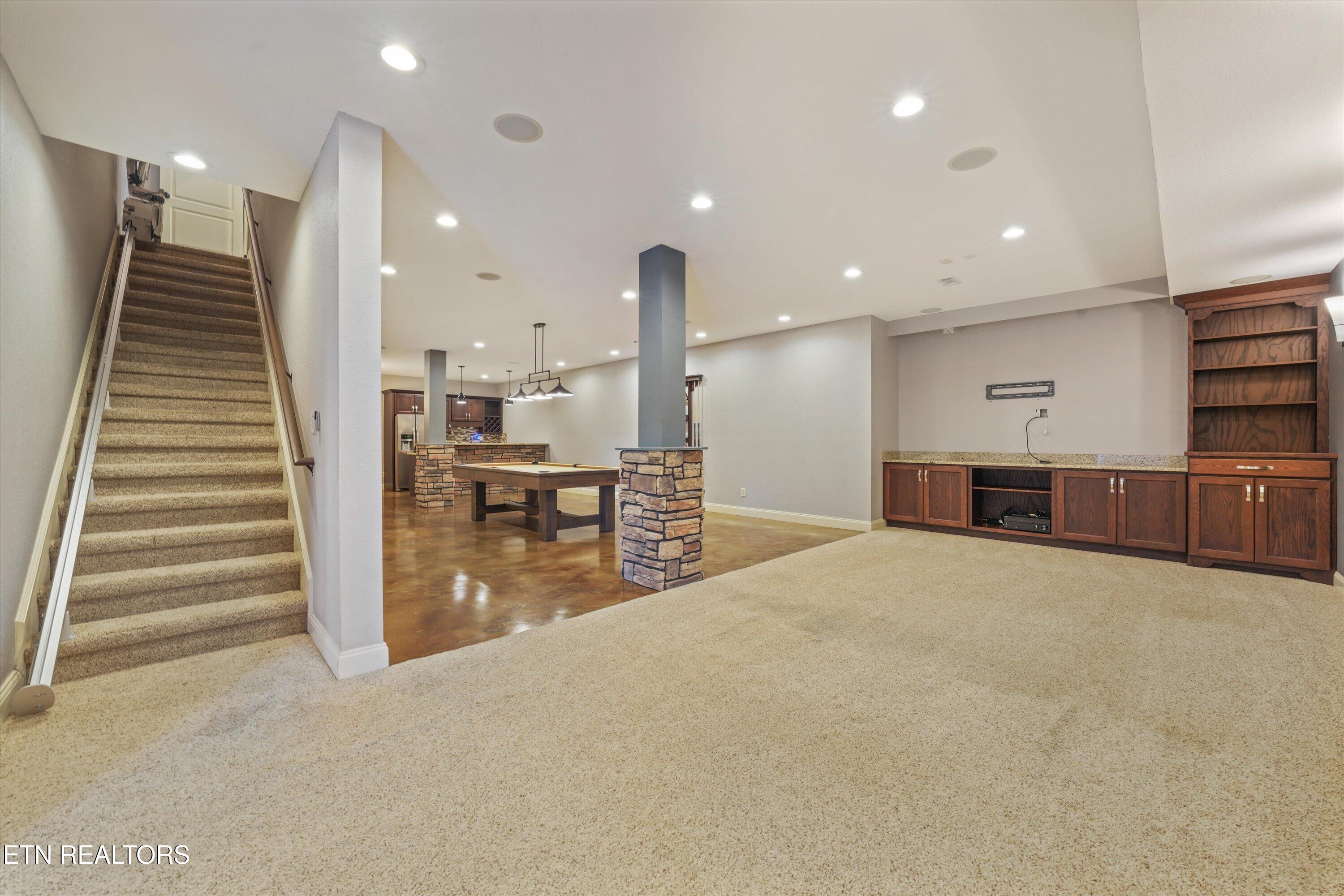 8121 Laurel Falls Lane