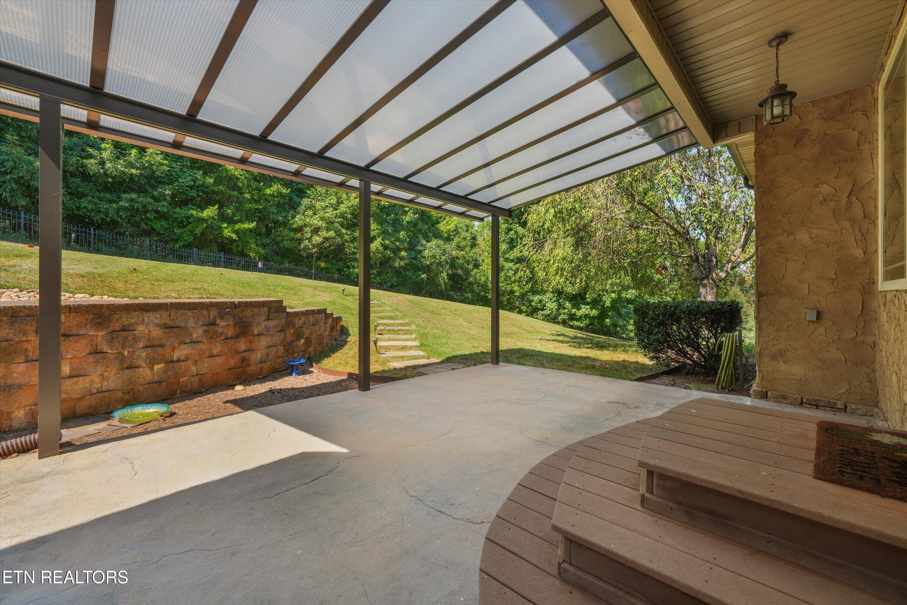8121 Laurel Falls Lane