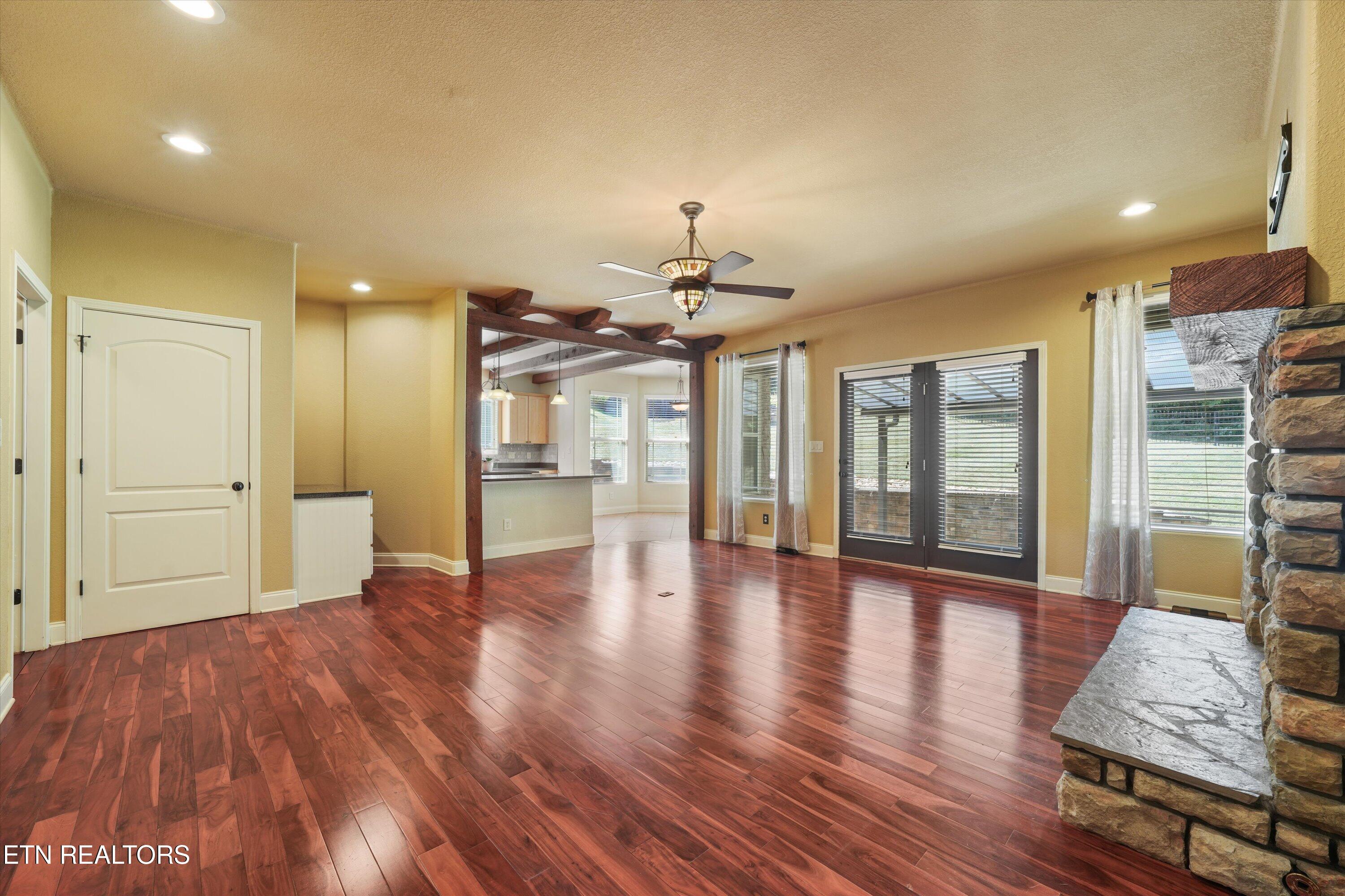 8121 Laurel Falls Lane