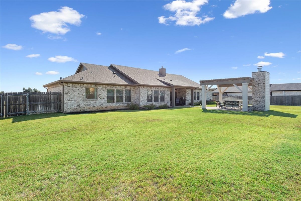 493 Twisted Oak Lane