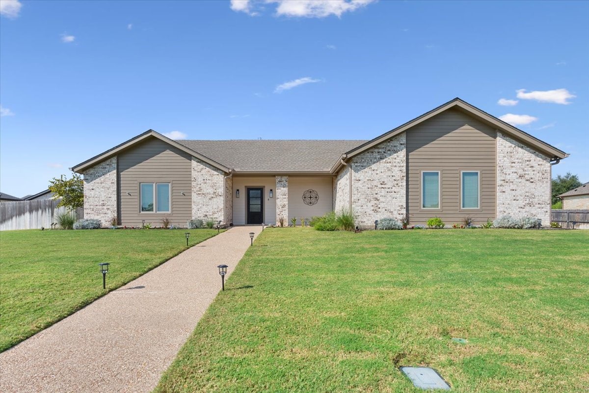 493 Twisted Oak Lane