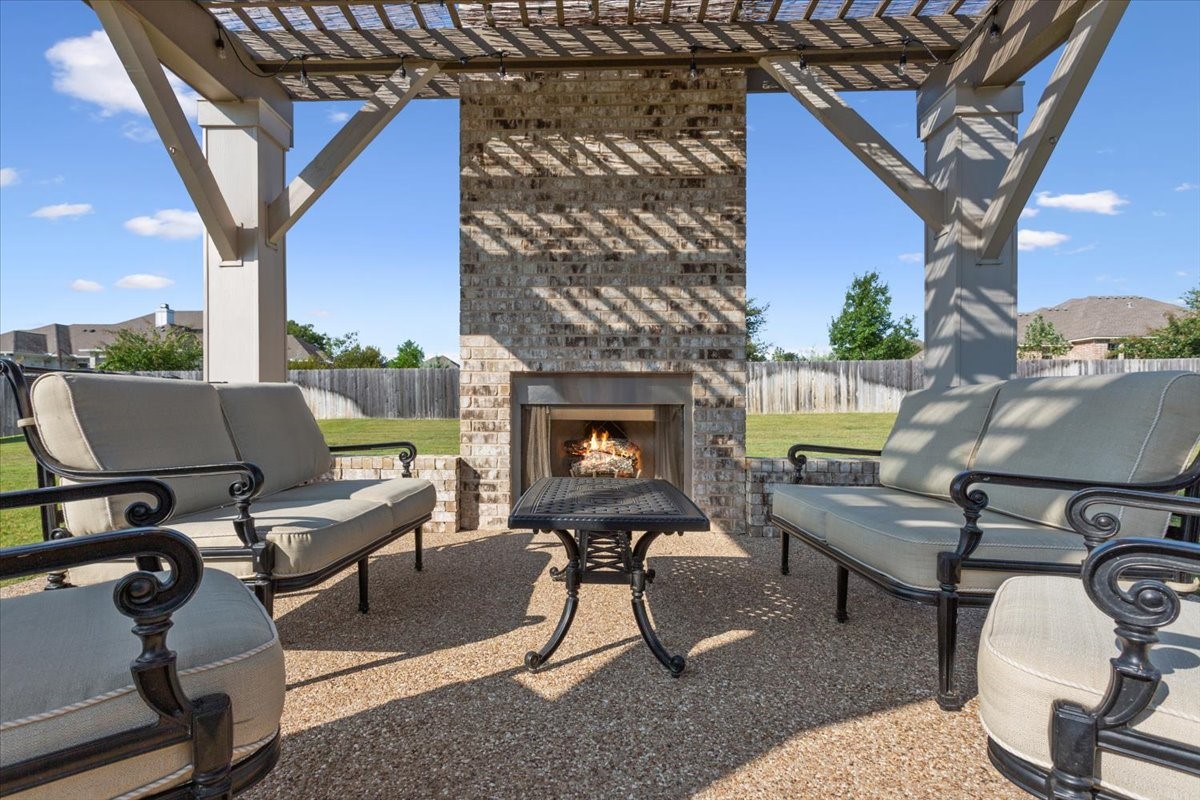493 Twisted Oak Lane
