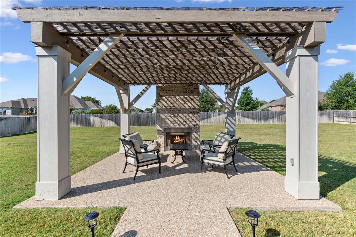 493 Twisted Oak Lane