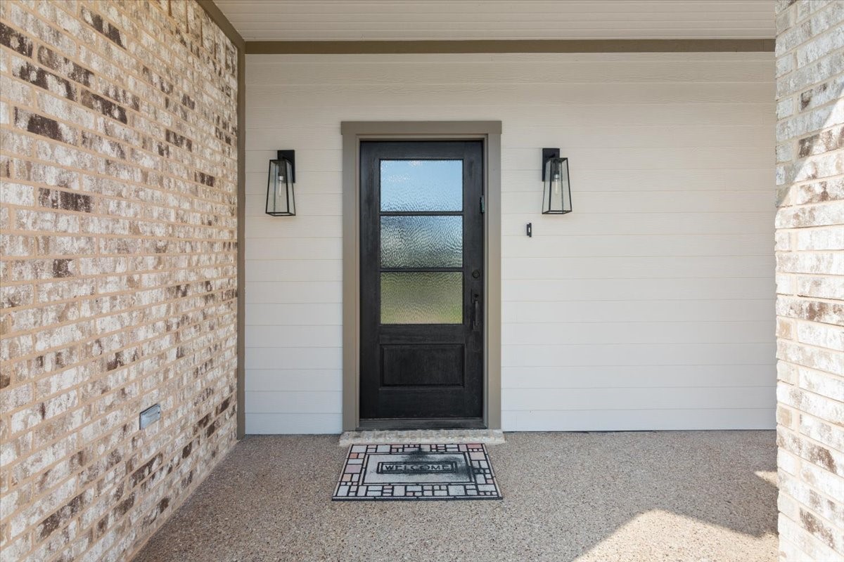 493 Twisted Oak Lane