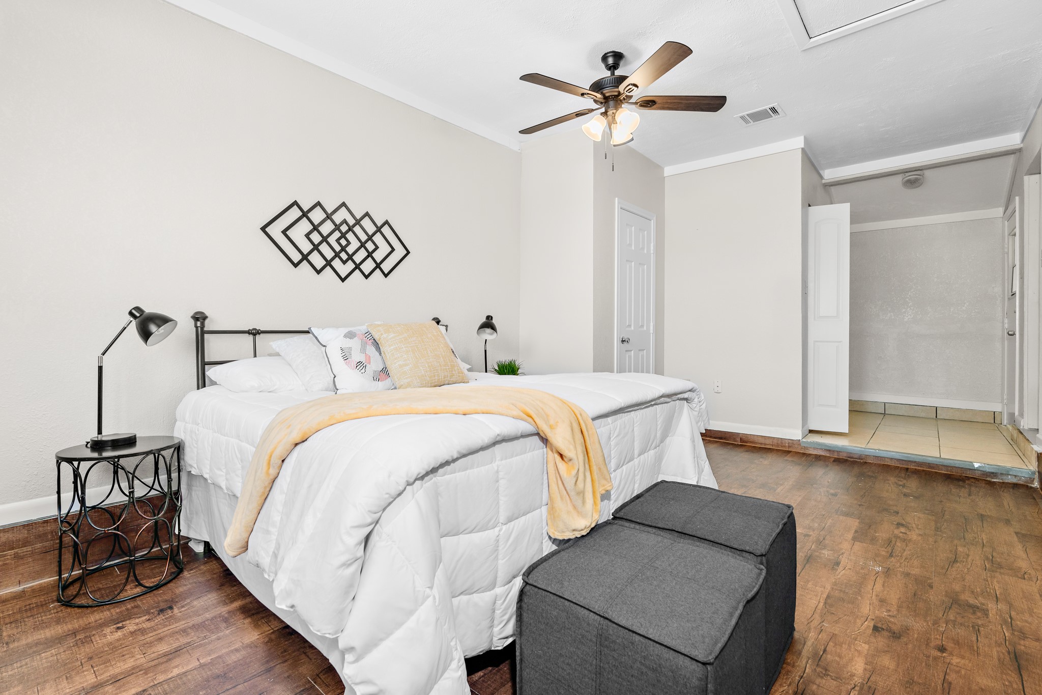 301 Sunset Boulevard