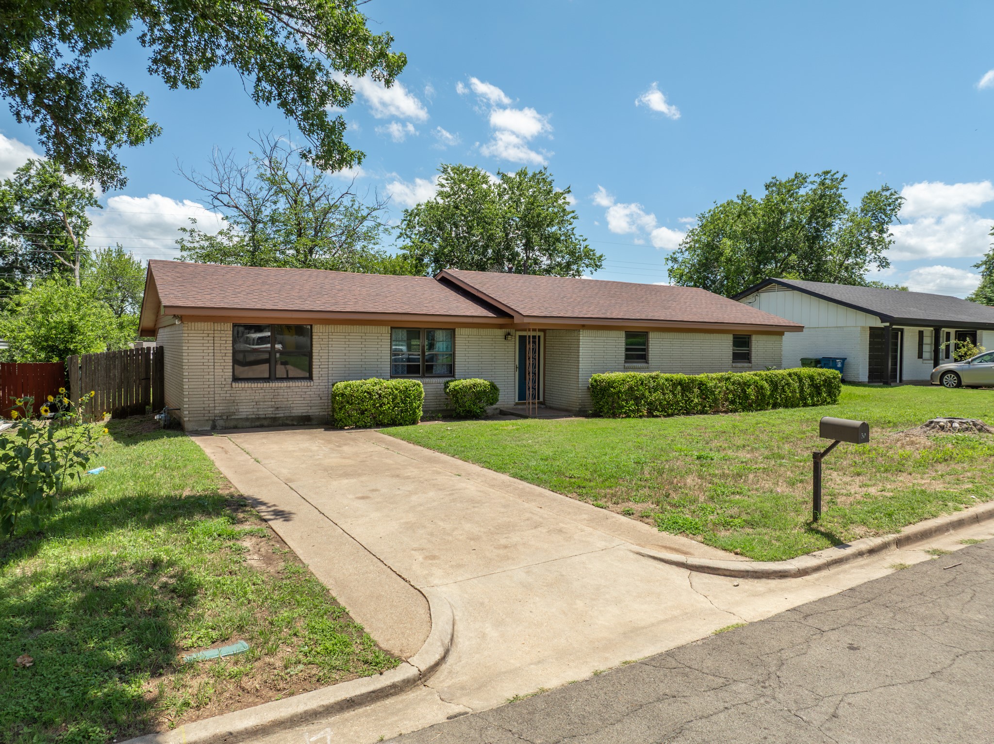 301 Sunset Boulevard