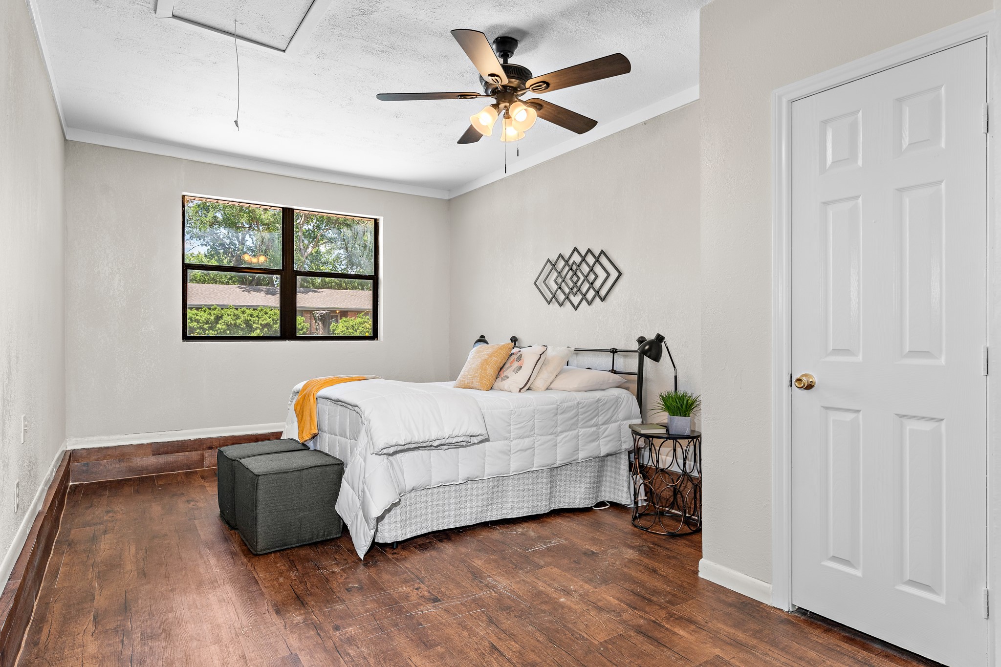 301 Sunset Boulevard