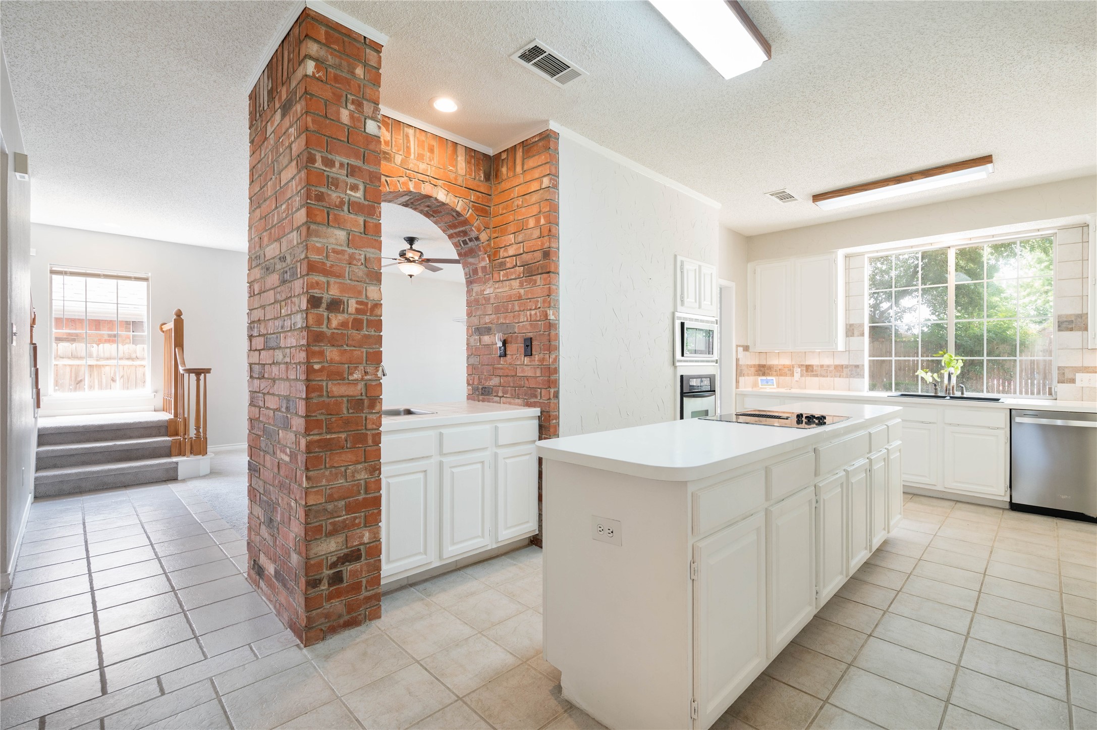 6114 Pinwood Cr