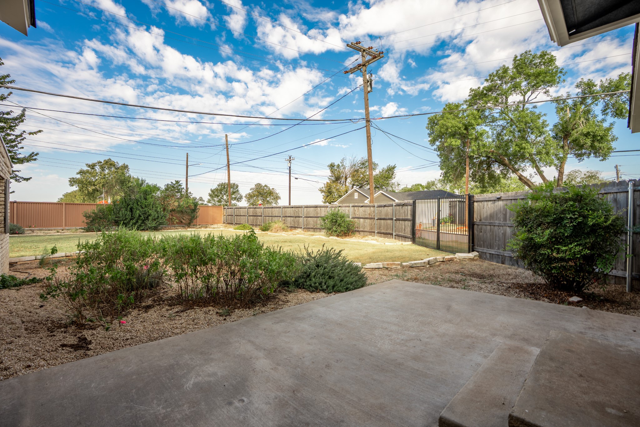 1500 W 10th Street