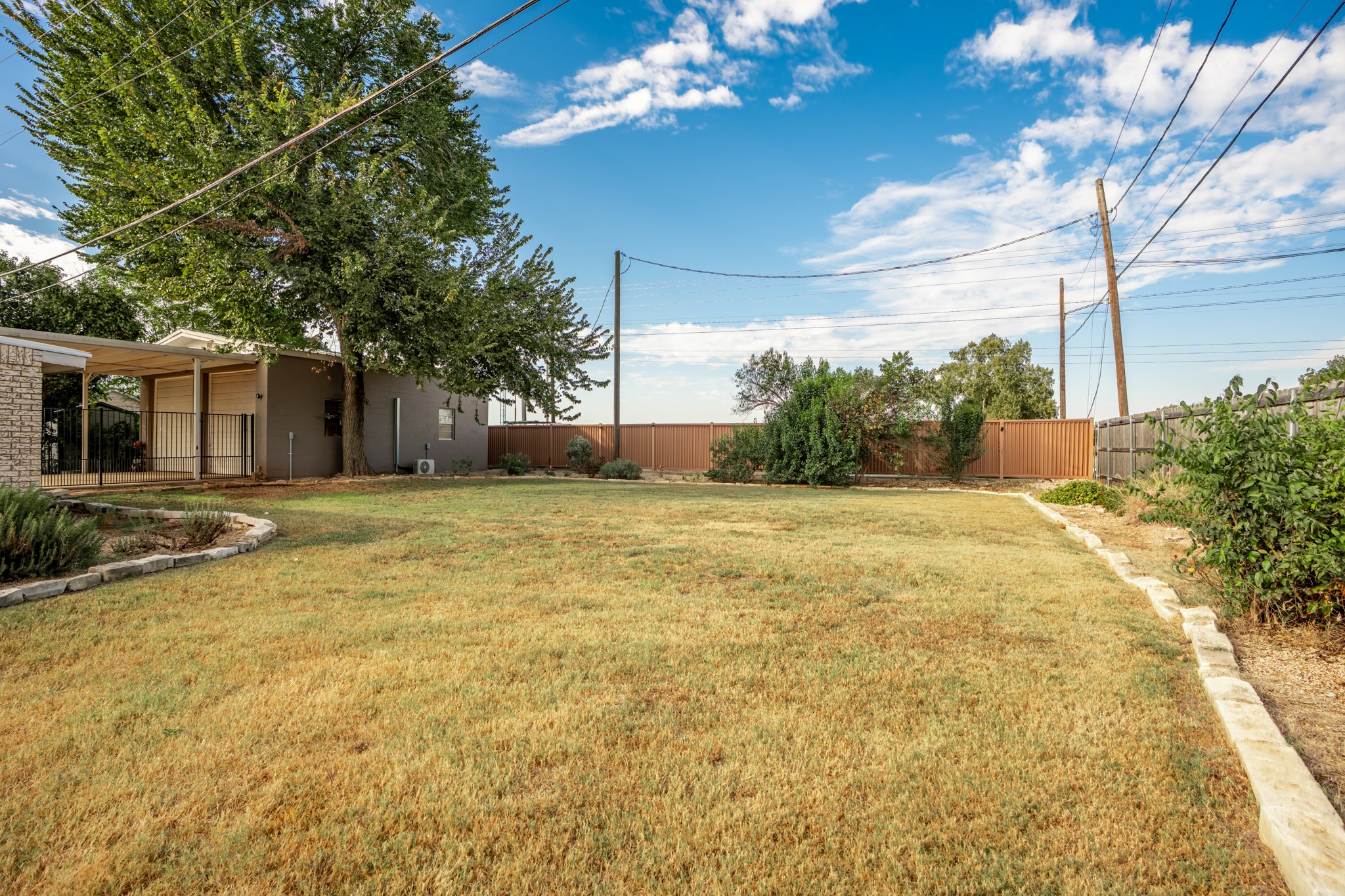 1500 W 10th Street