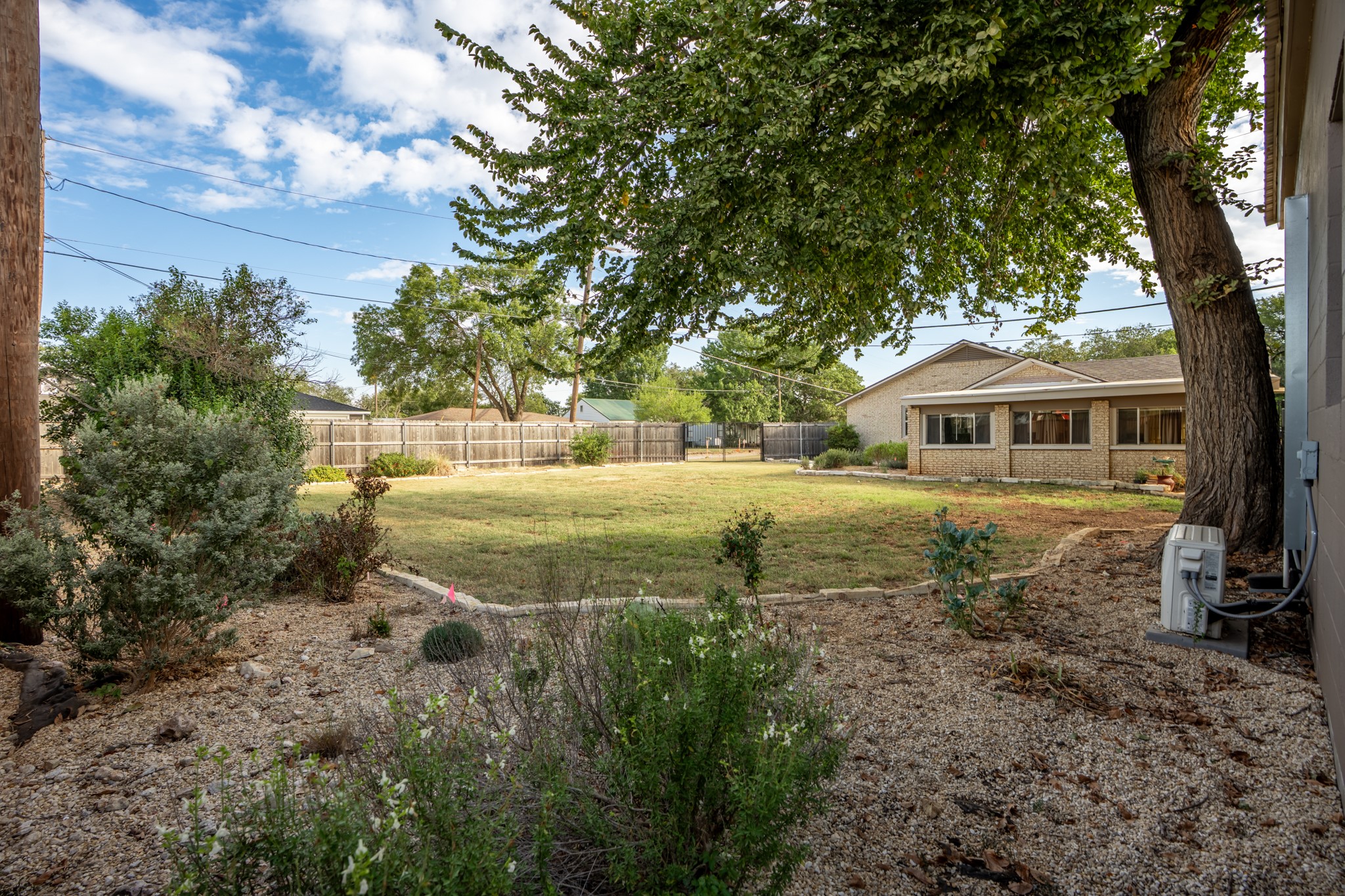1500 W 10th Street