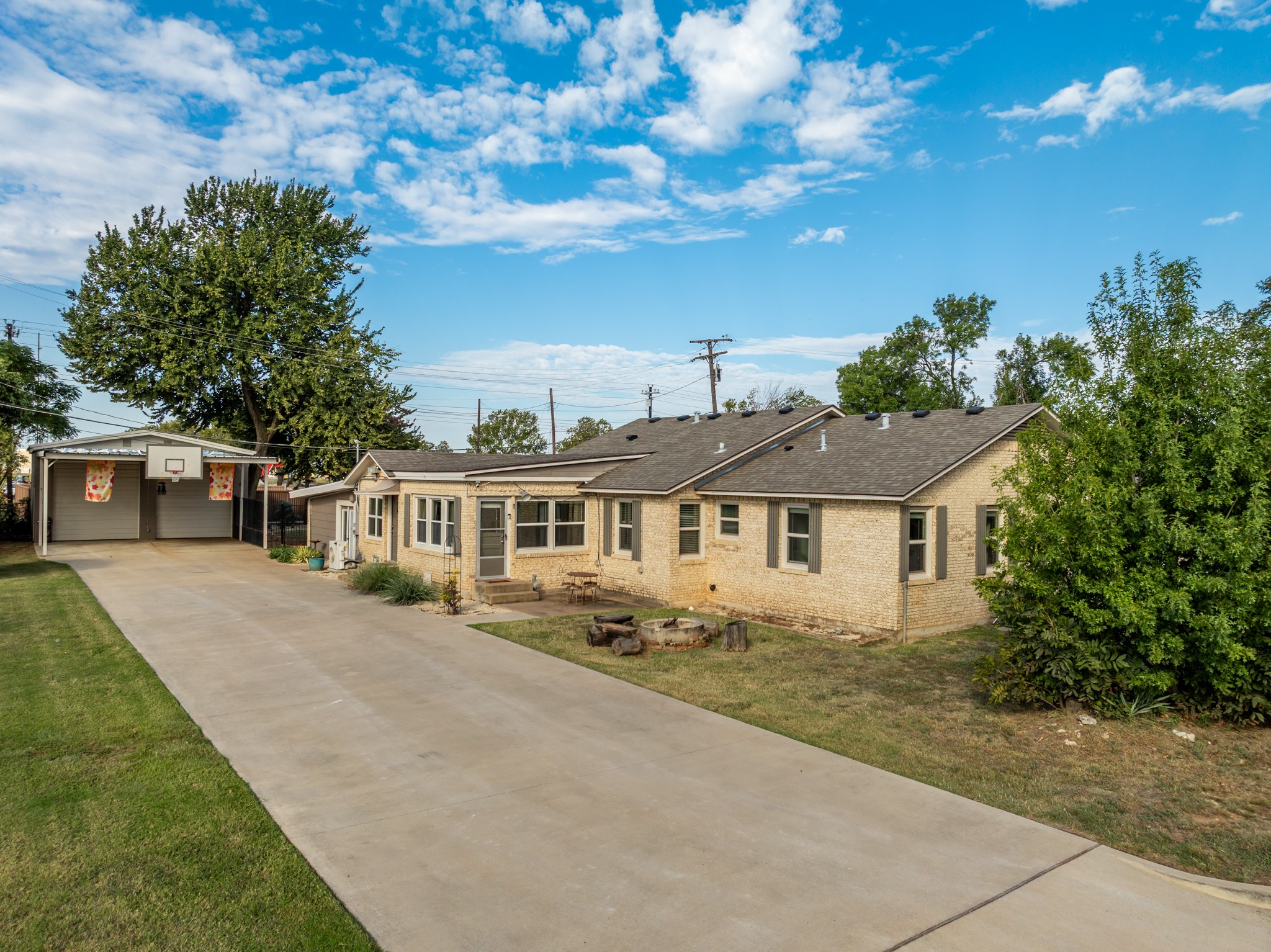 1500 W 10th Street
