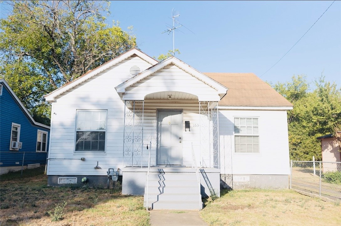 1634 N 15A