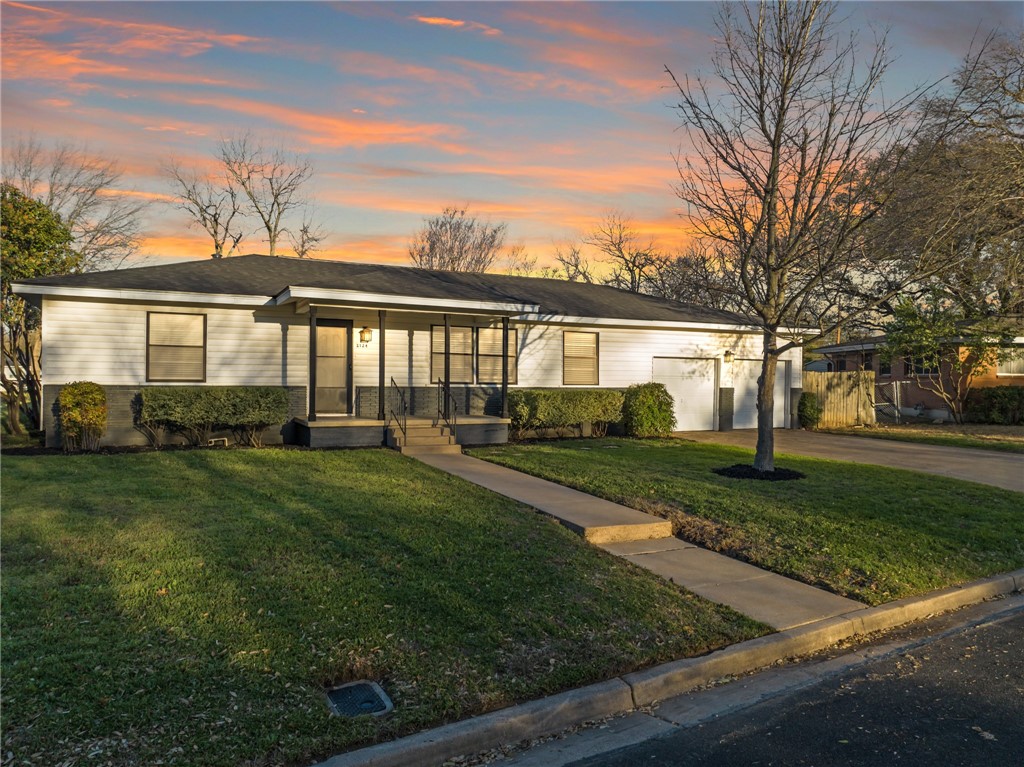 2124 Huntington Drive