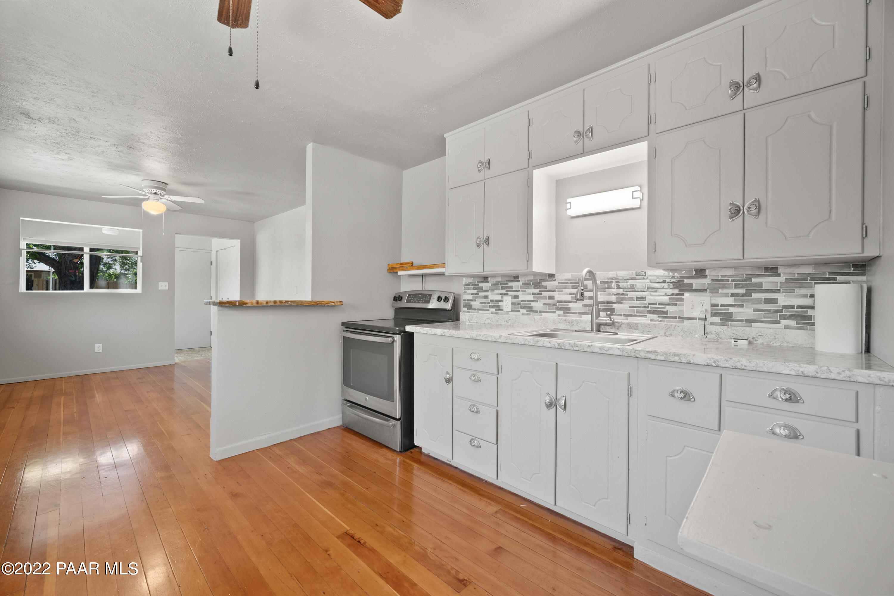 16610 W Walnut Drive