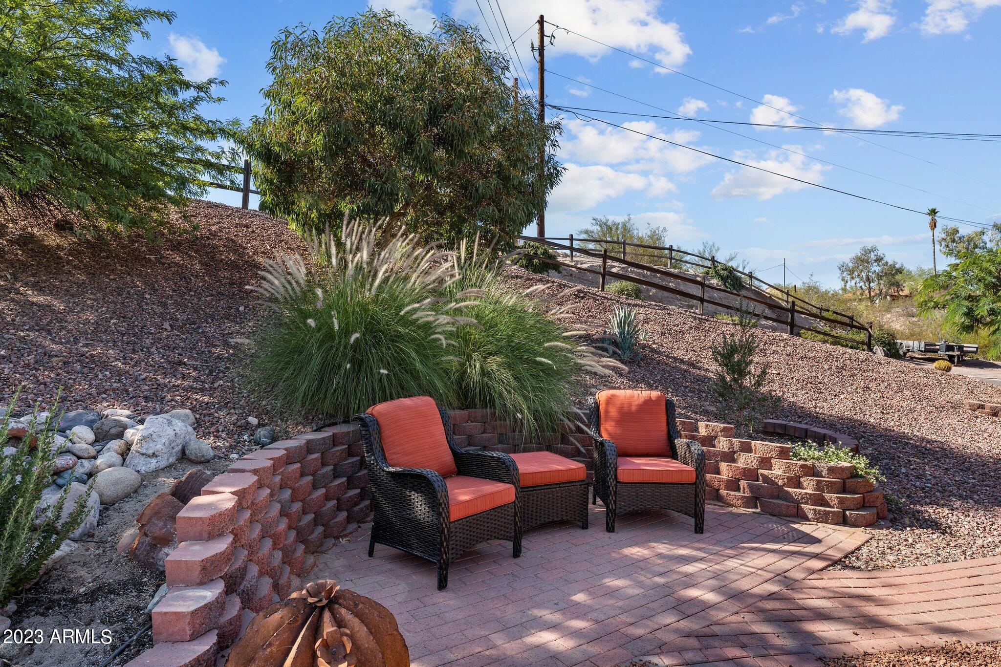 890 OASIS Drive