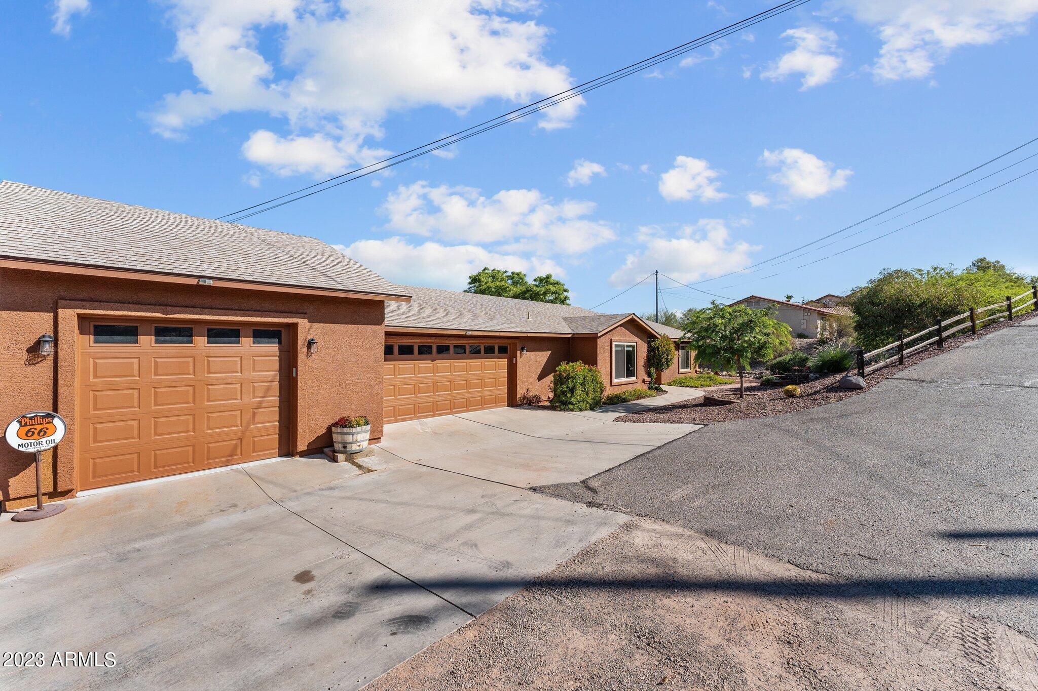 890 OASIS Drive