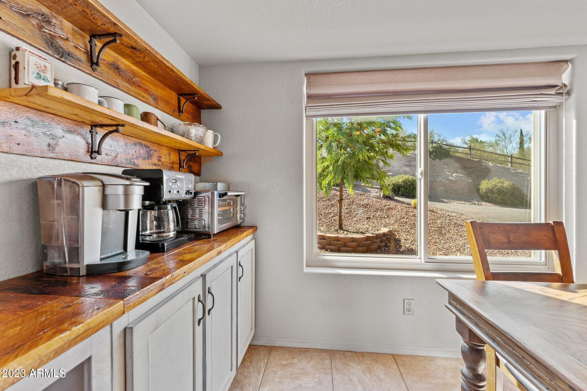 890 OASIS Drive