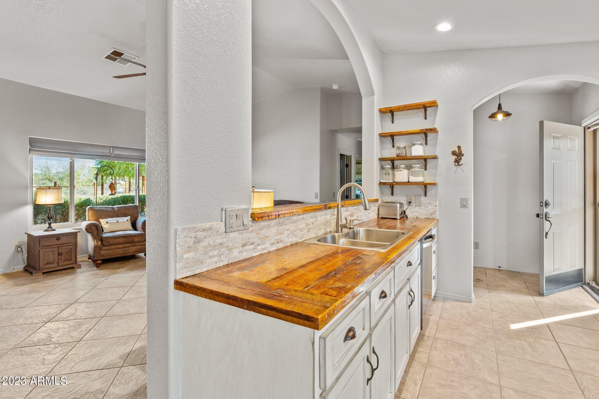 890 OASIS Drive