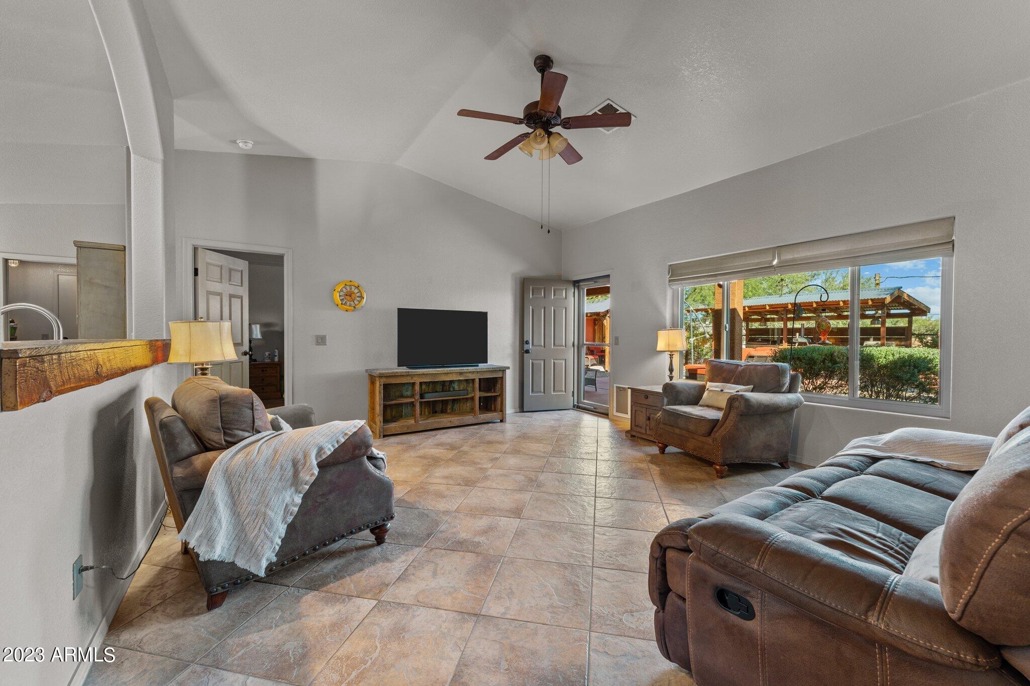 890 OASIS Drive