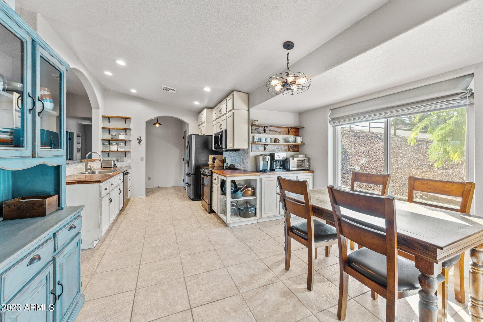 890 OASIS Drive