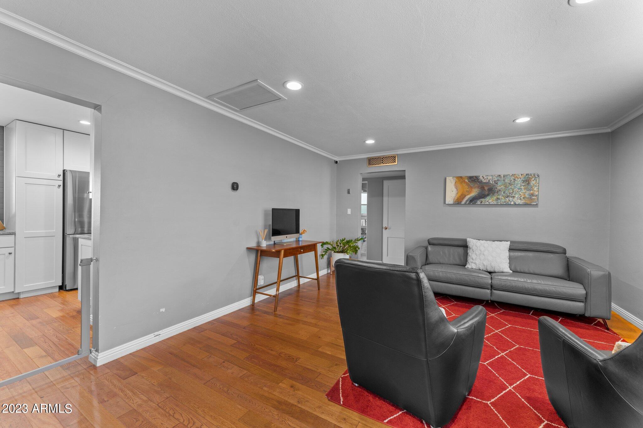 501 W COOLIDGE Street