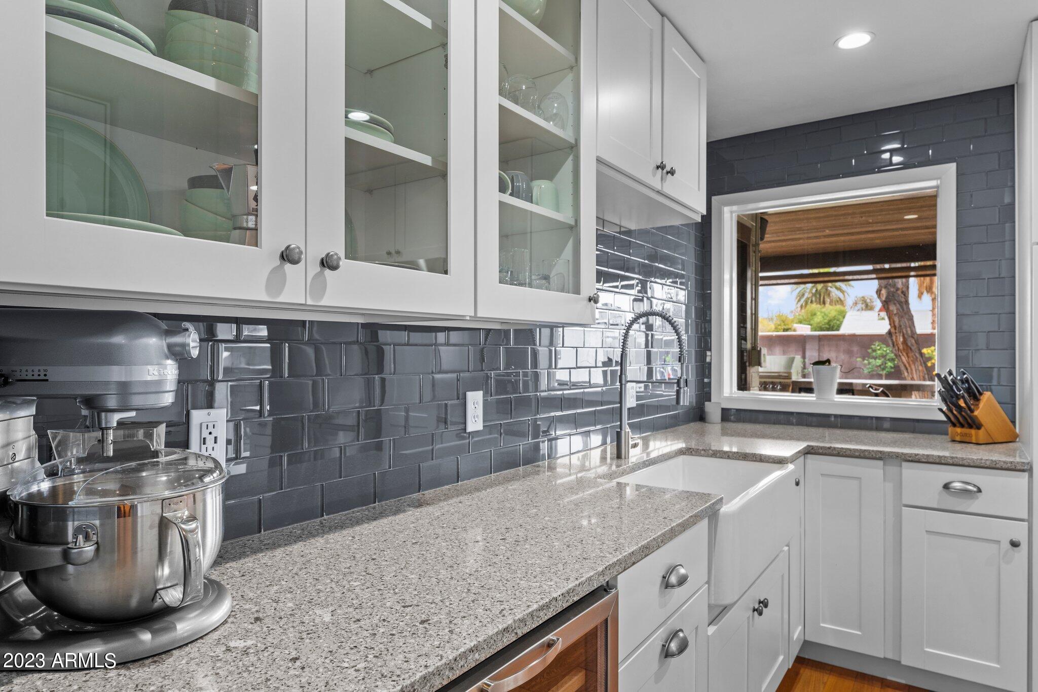 501 W COOLIDGE Street