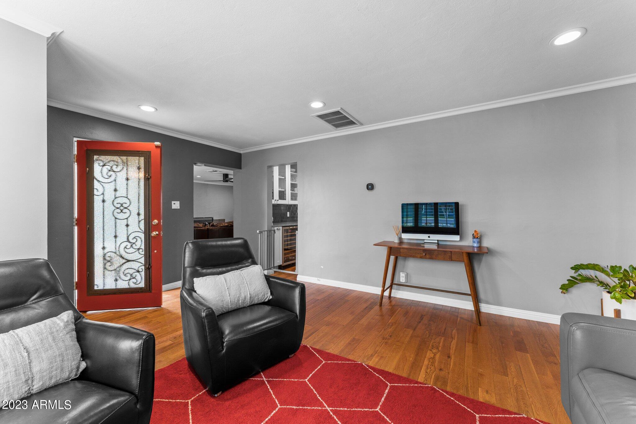 501 W COOLIDGE Street