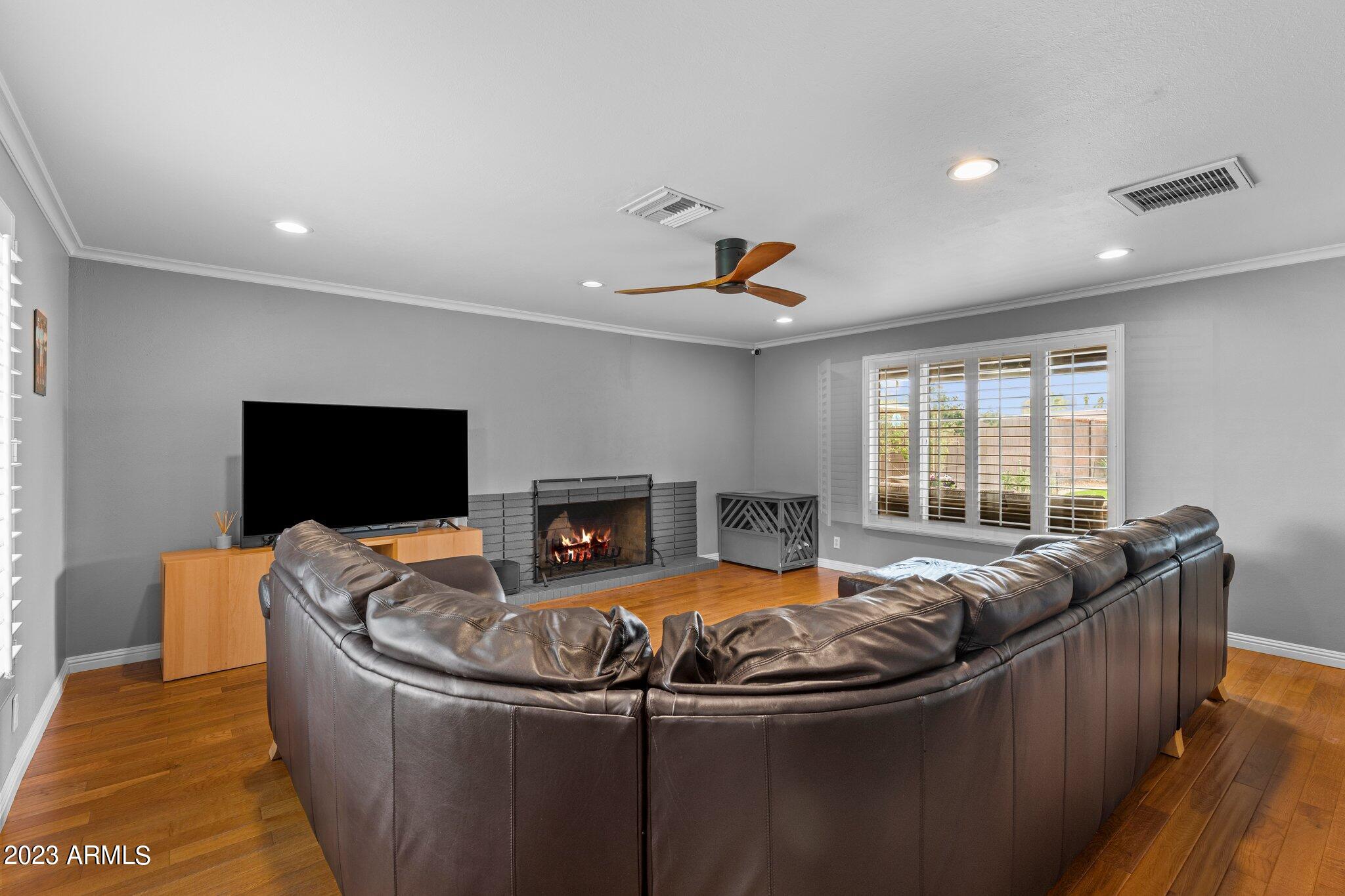 501 W COOLIDGE Street