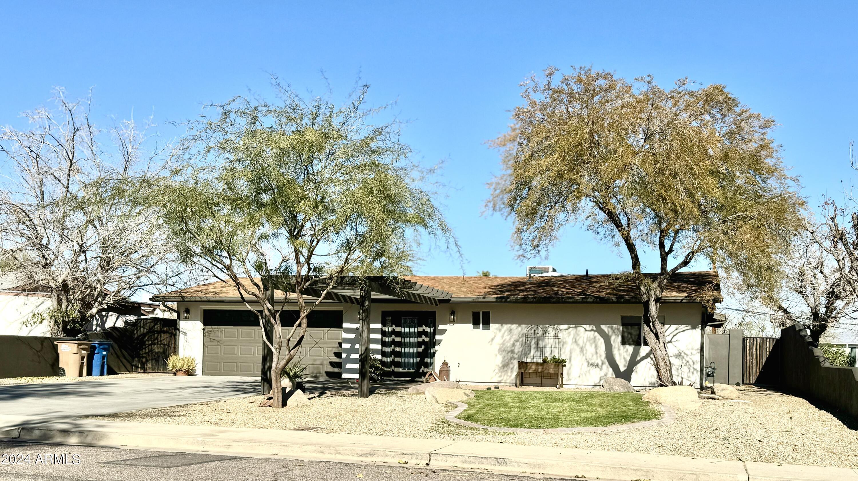634 W La Golondrina Drive