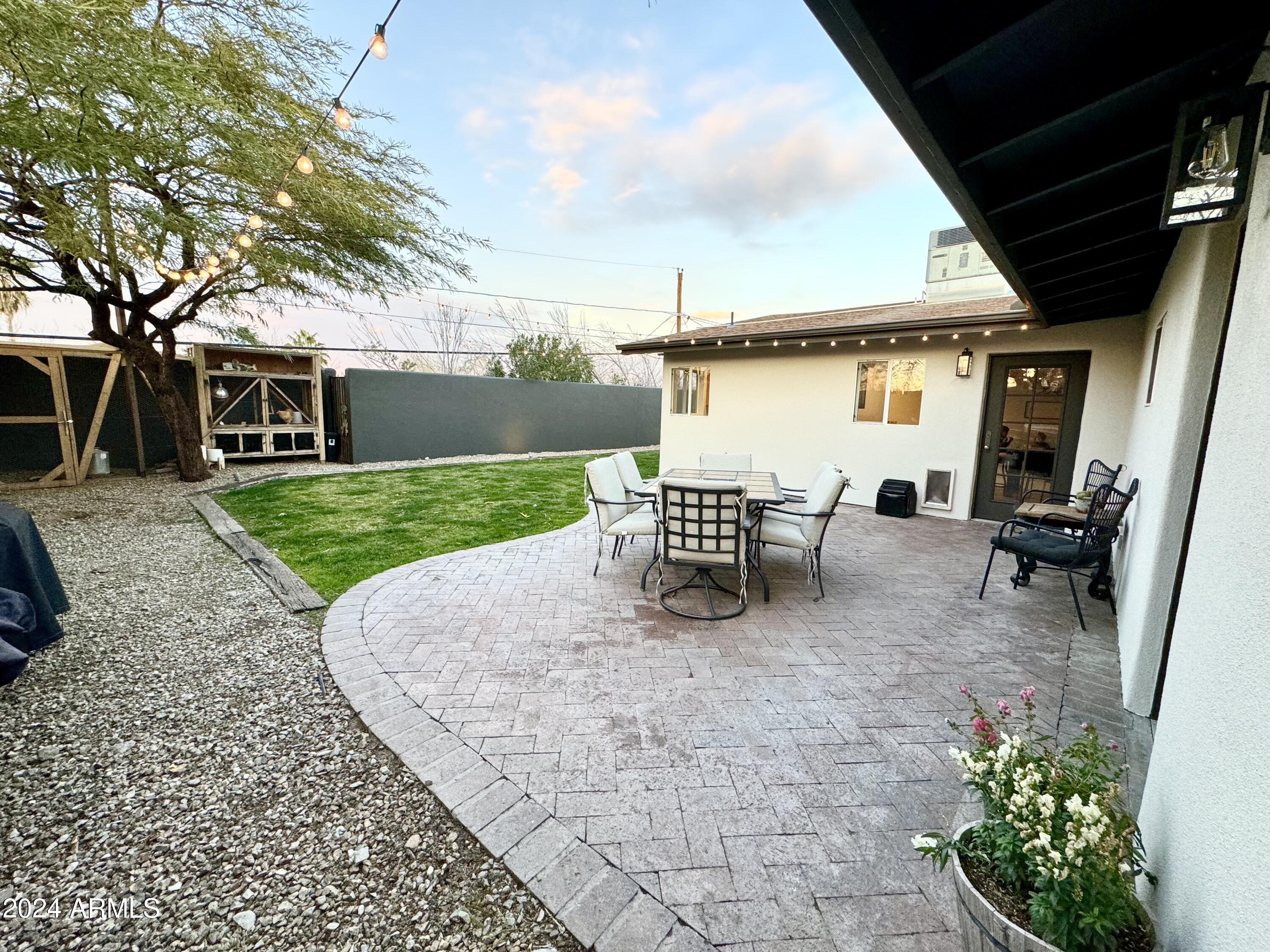 634 W La Golondrina Drive