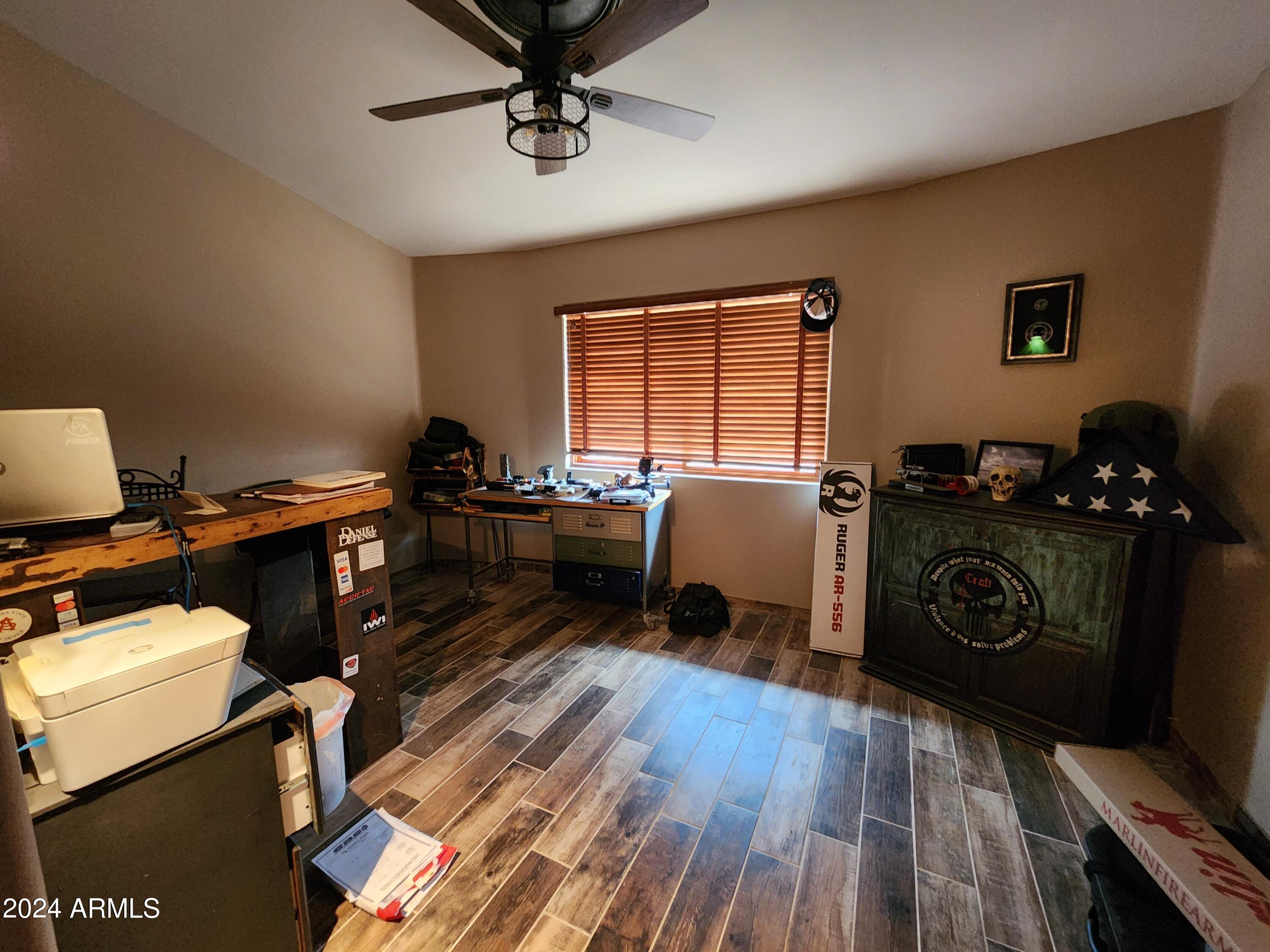 1205 N MUSTANG Trail