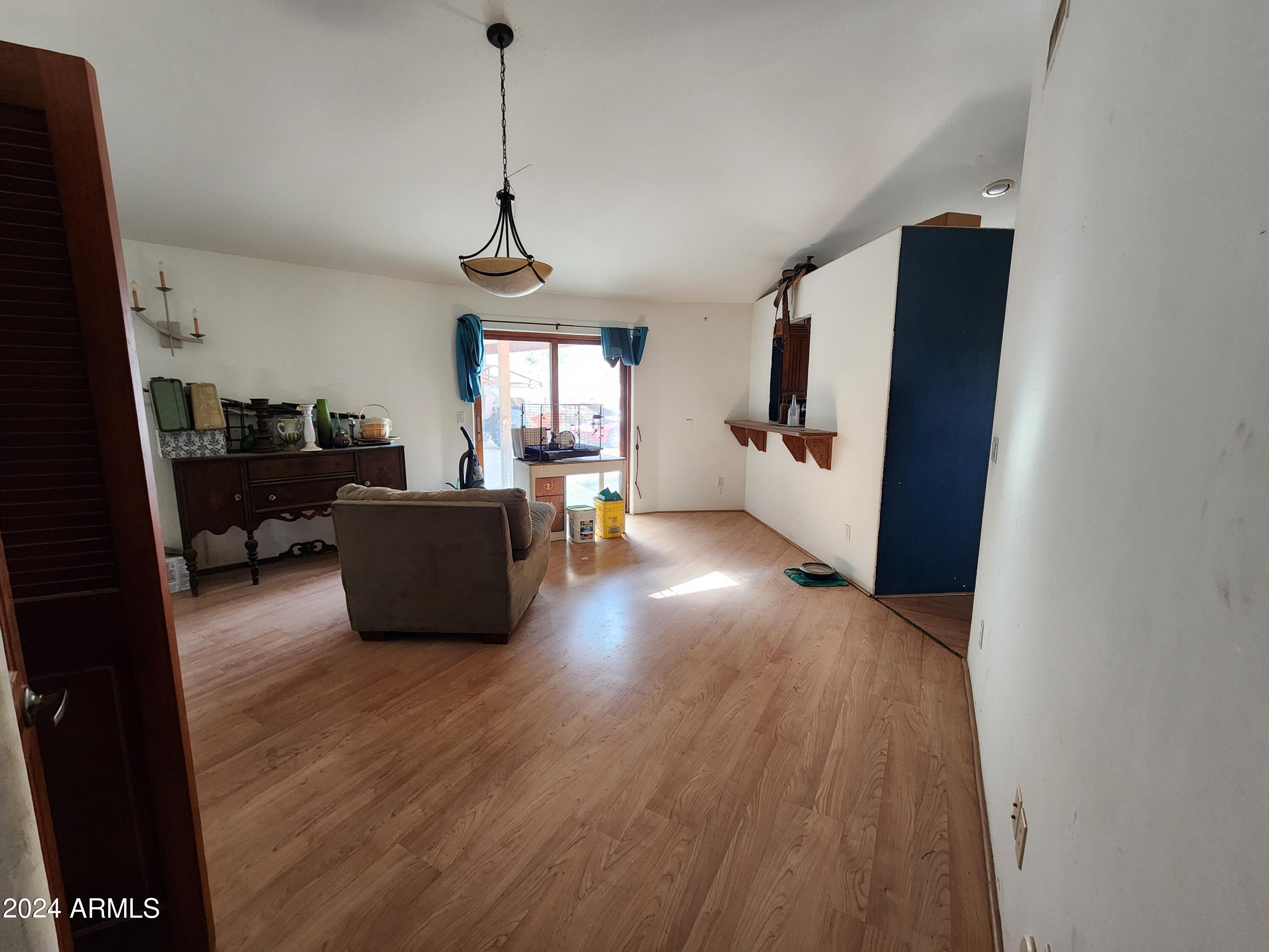 1205 N MUSTANG Trail