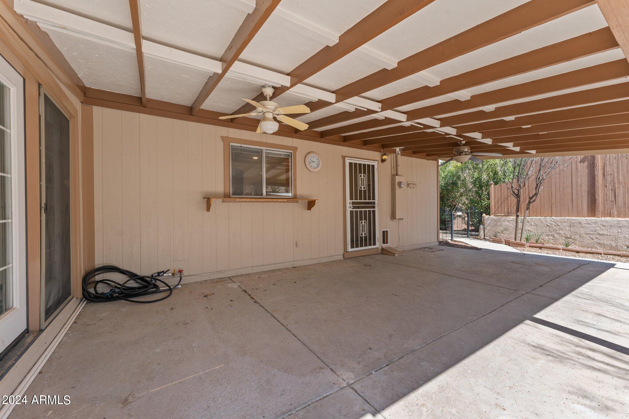 747 W HERMOSA Drive
