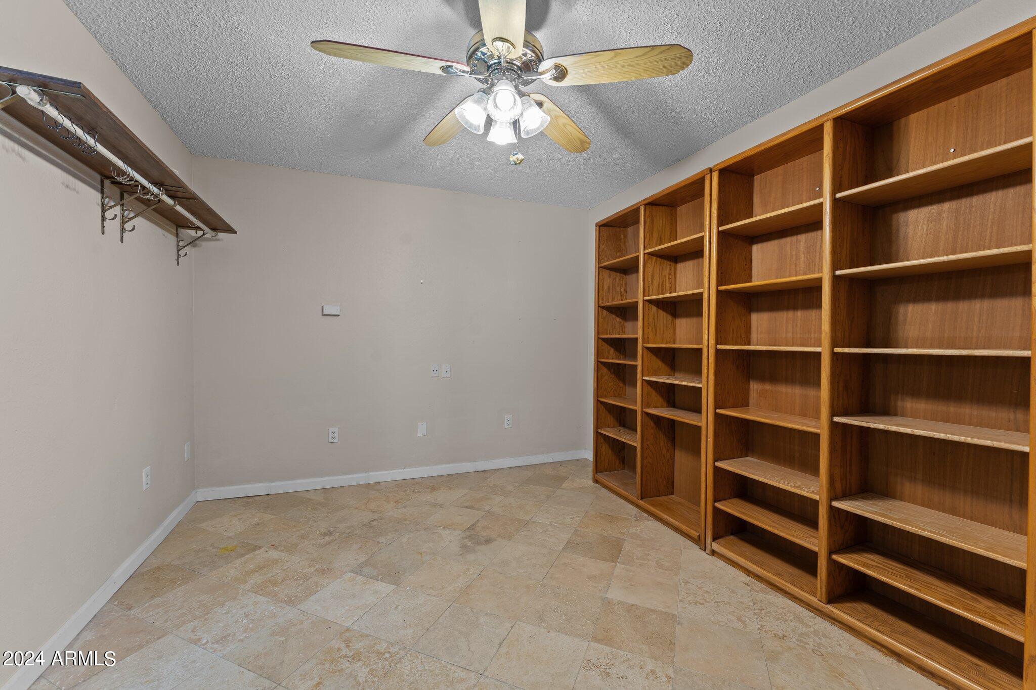 747 W HERMOSA Drive