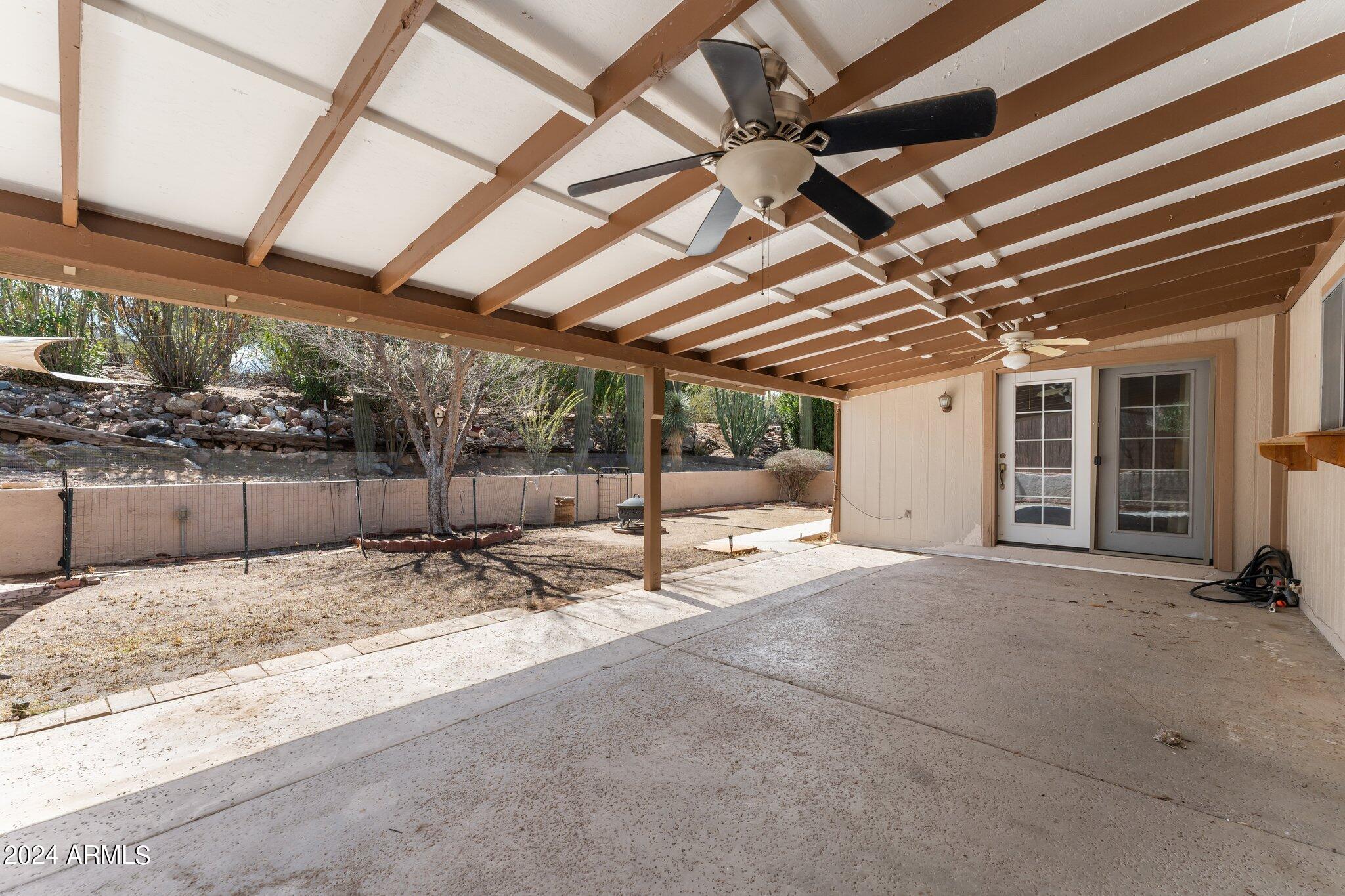 747 W HERMOSA Drive