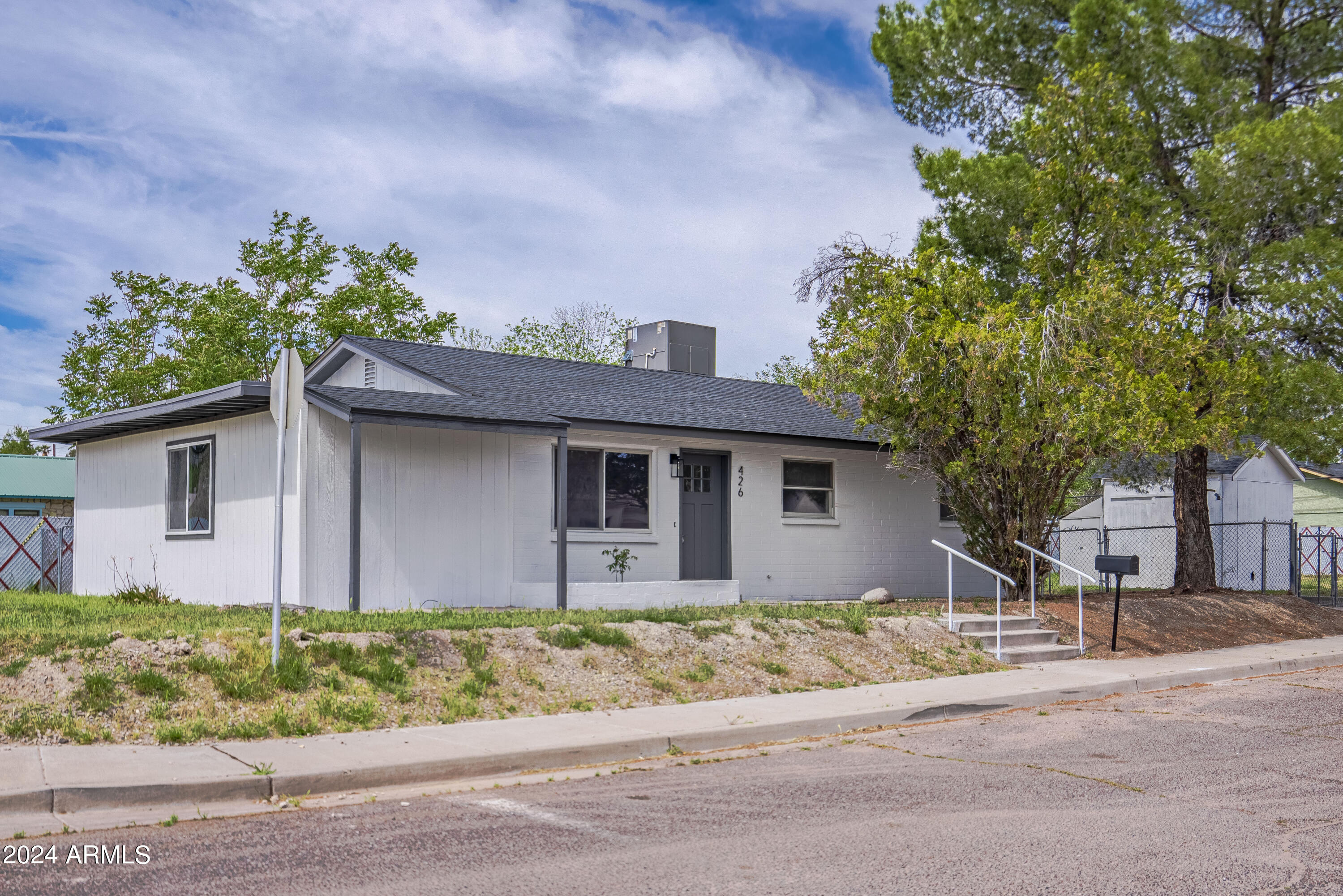 426 N JACKSON Street