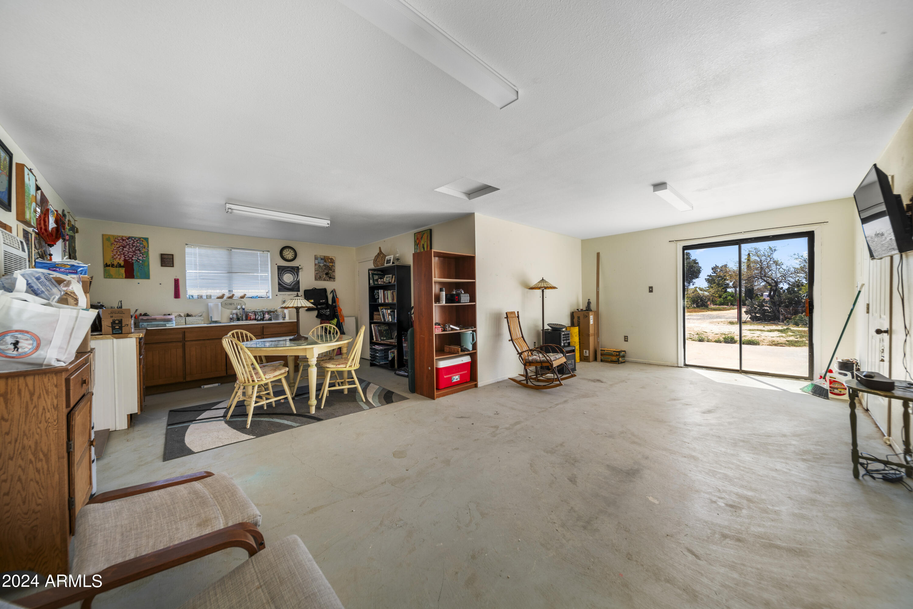 23152 W STAGHORN Lane