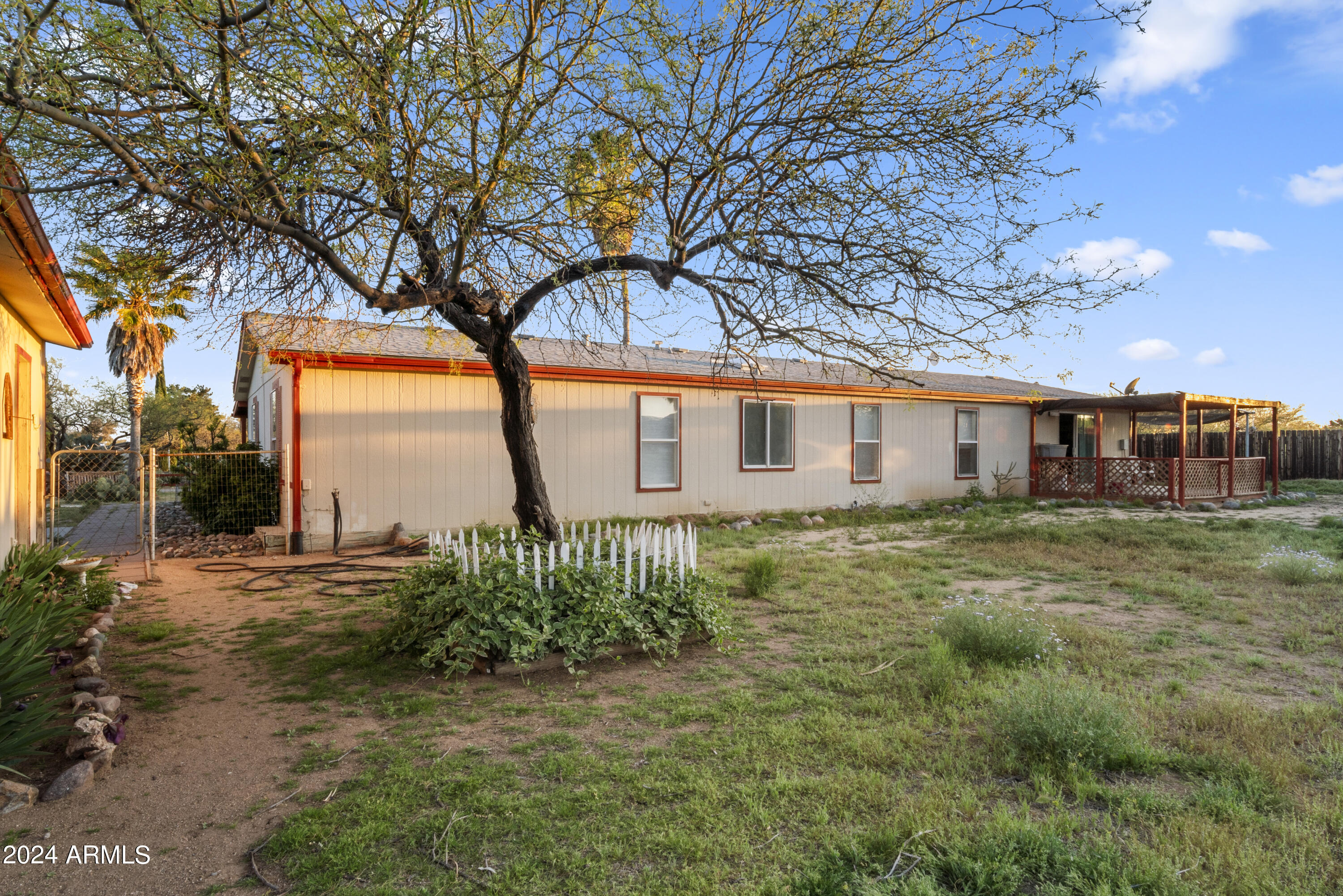 23152 W STAGHORN Lane
