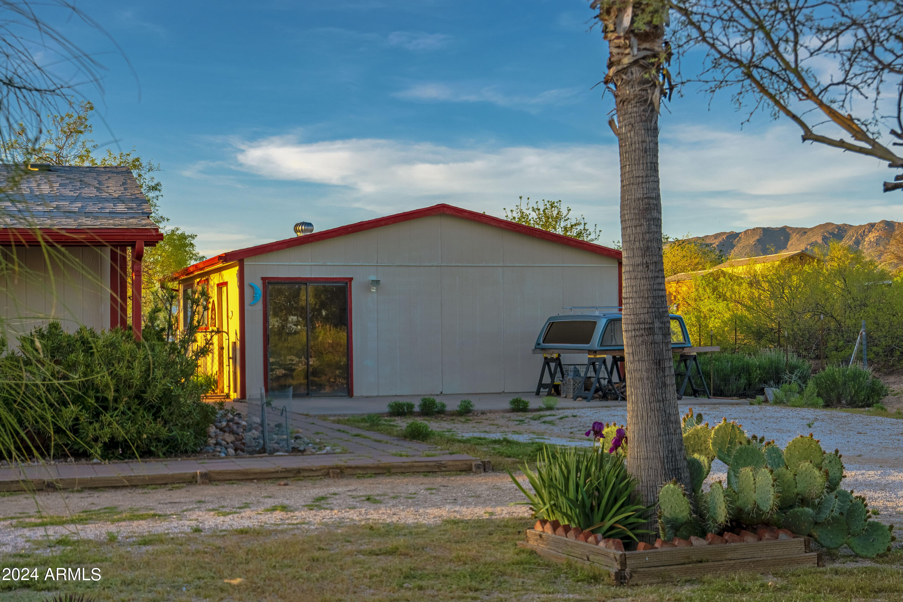 23152 W STAGHORN Lane