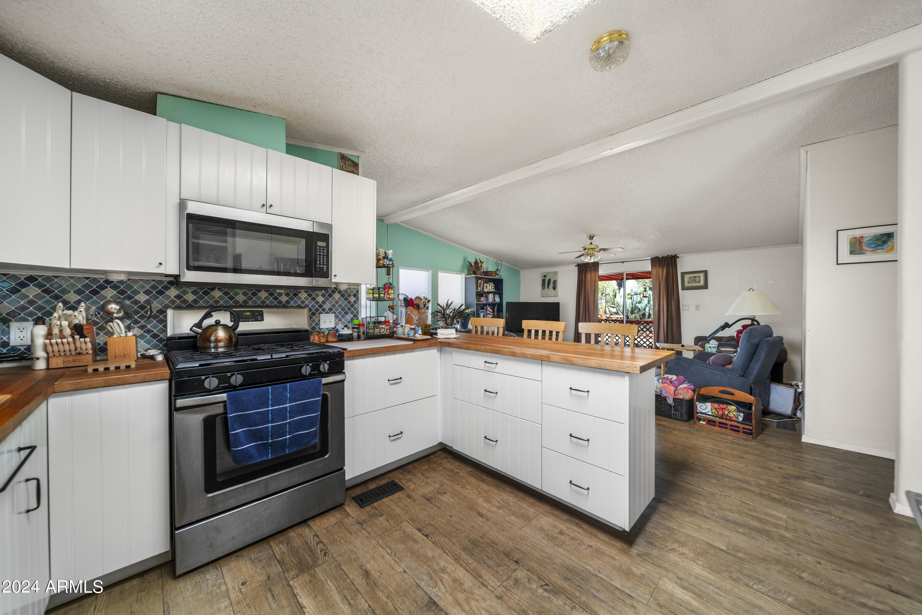 23152 W STAGHORN Lane