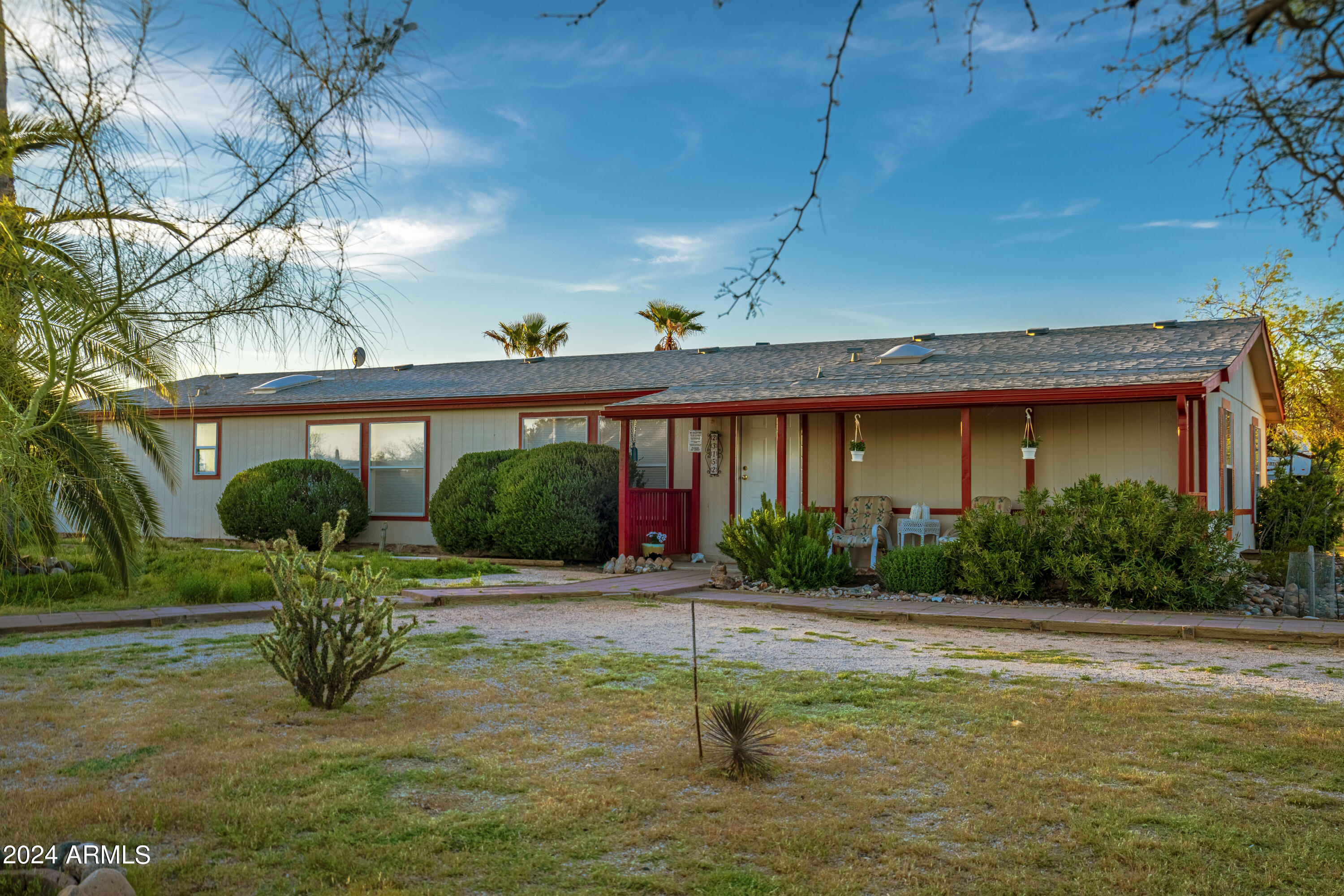 23152 W STAGHORN Lane
