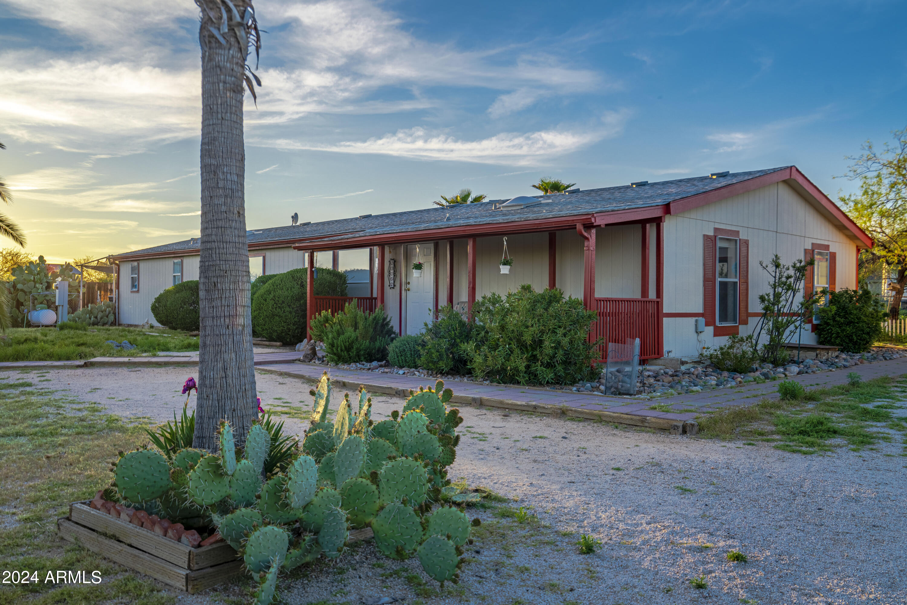 23152 W STAGHORN Lane