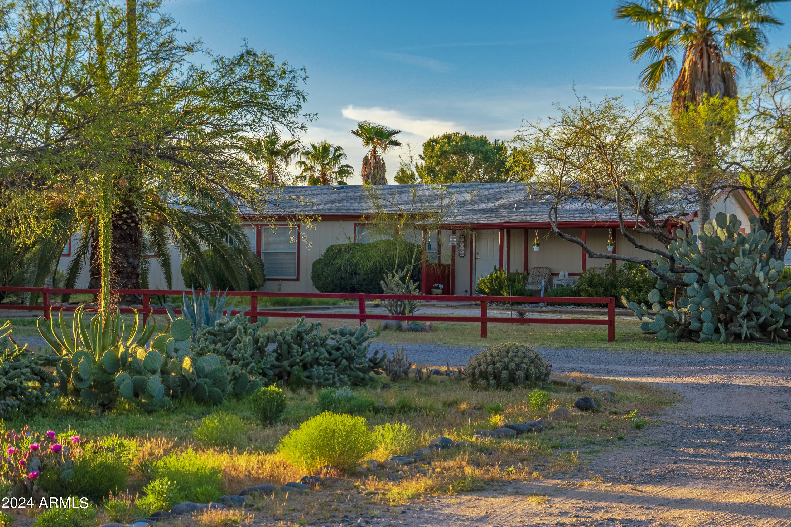 23152 W STAGHORN Lane