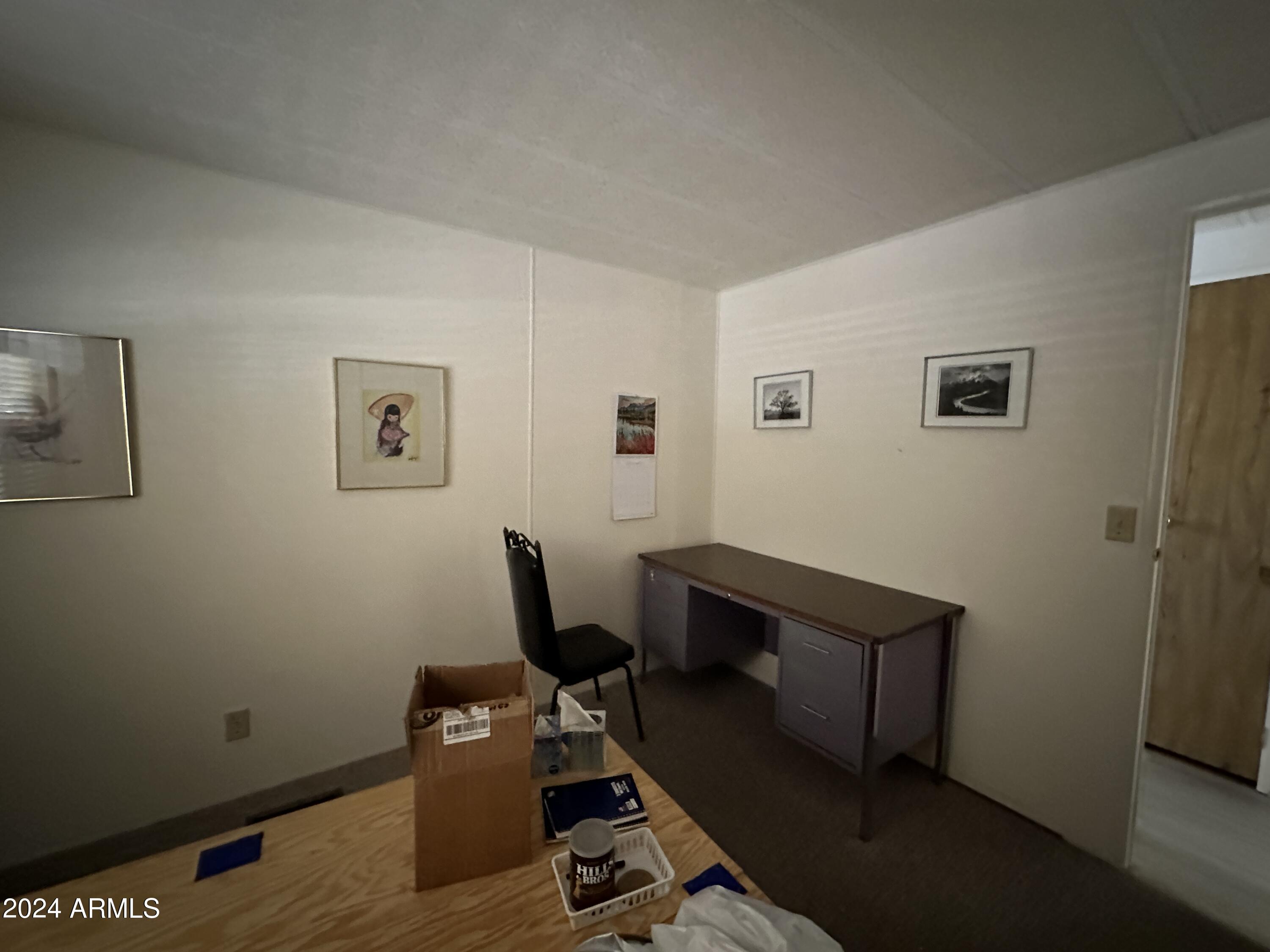 2124 W SMOKETREE Drive