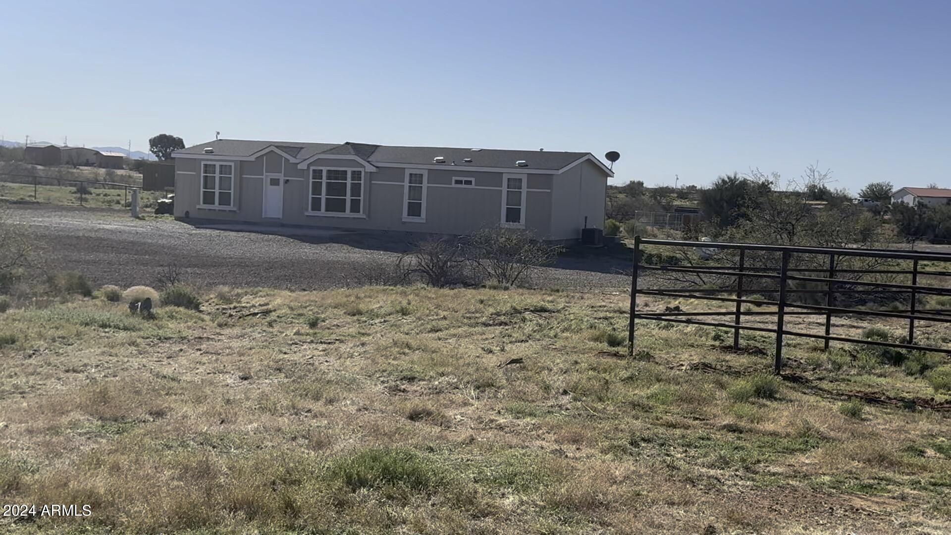 22451 W STEEL HORSE Road